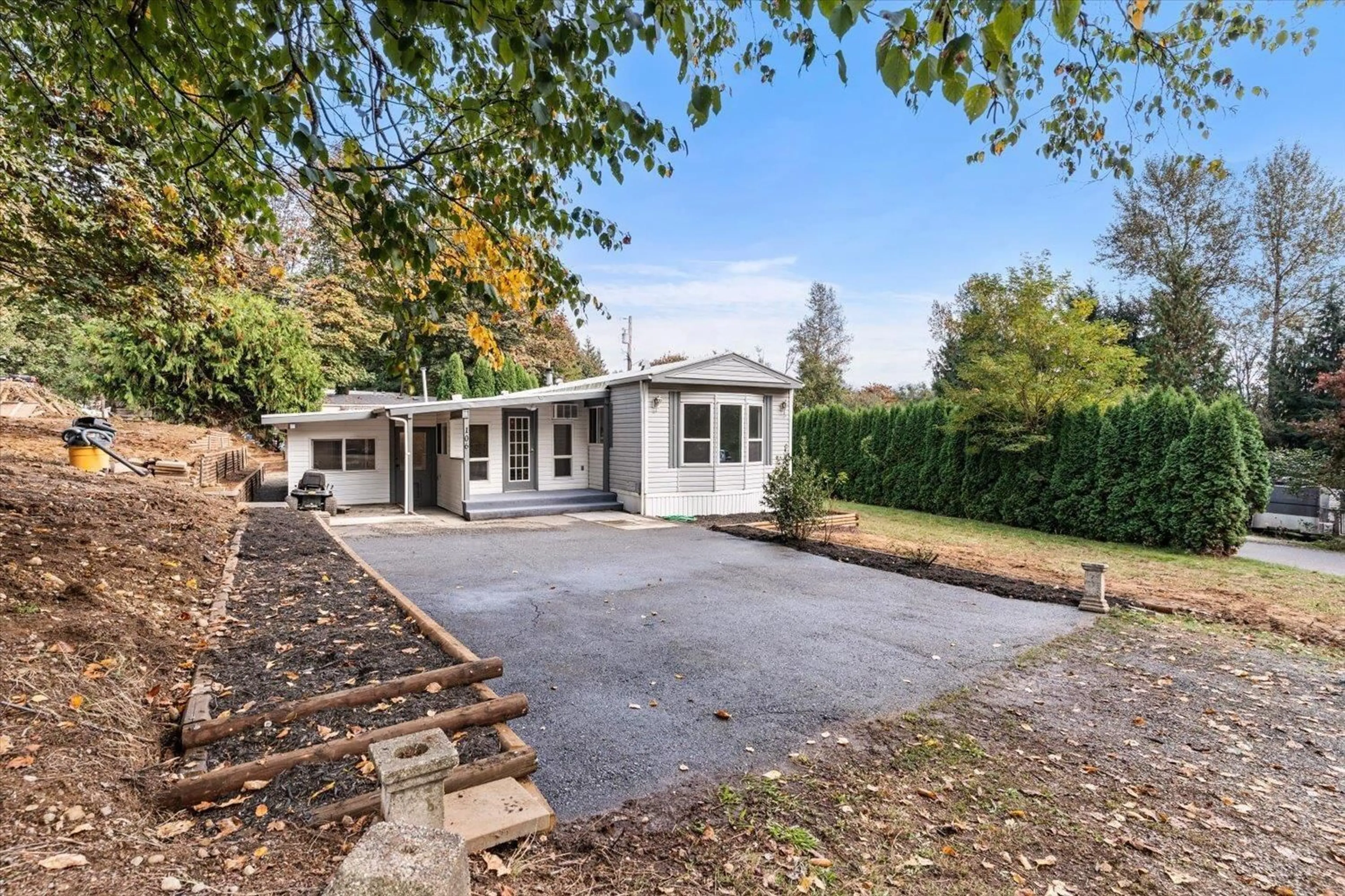 A pic from outside/outdoor area/front of a property/back of a property/a pic from drone, street for 106 - 43201 LOUGHEED HIGHWAY, Mission British Columbia V0M1G0