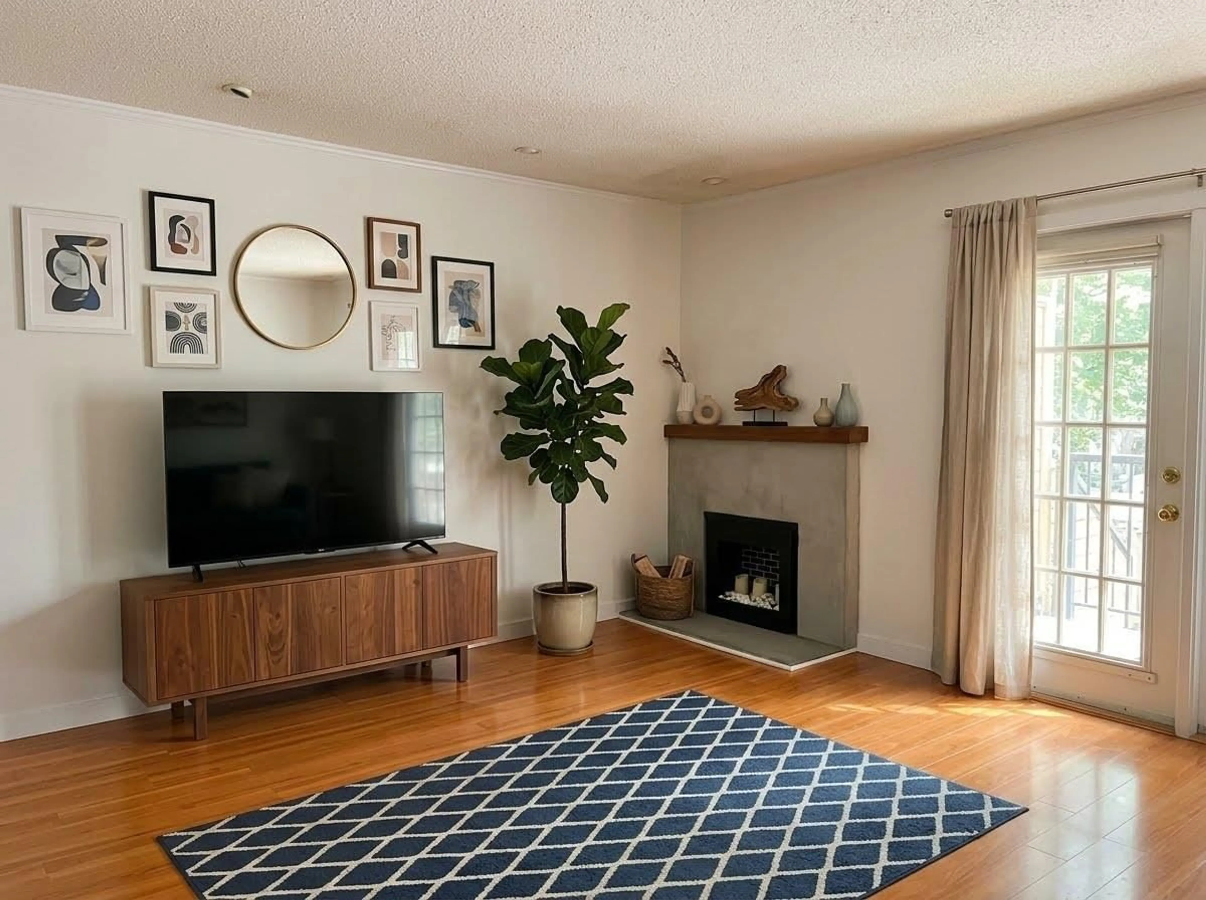 Living room with furniture, wood/laminate floor for 1207 - 10620 150 STREET, Surrey British Columbia V3R7S1