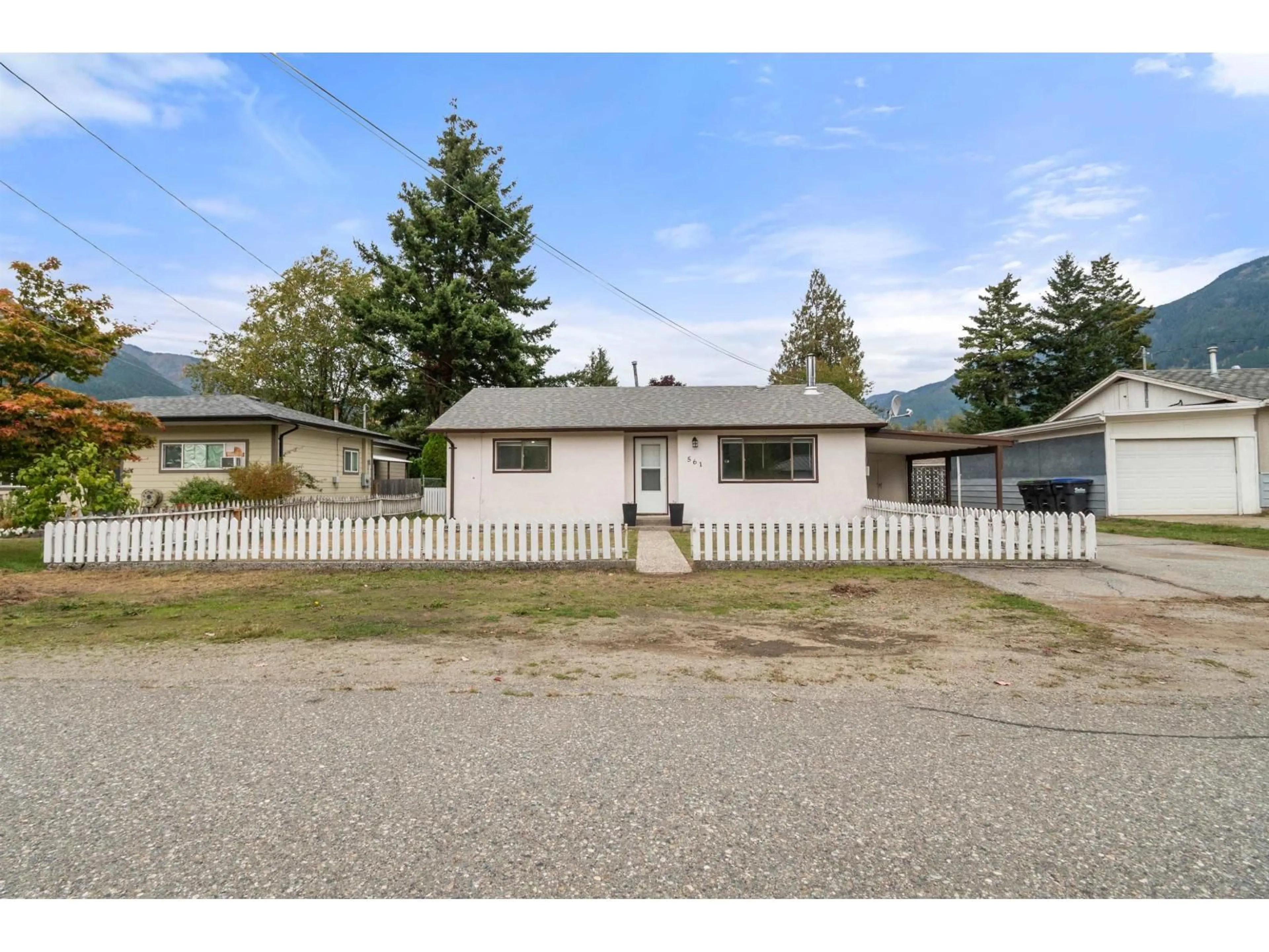Unknown for 561 THACKER AVENUE, Hope British Columbia V0X1L0