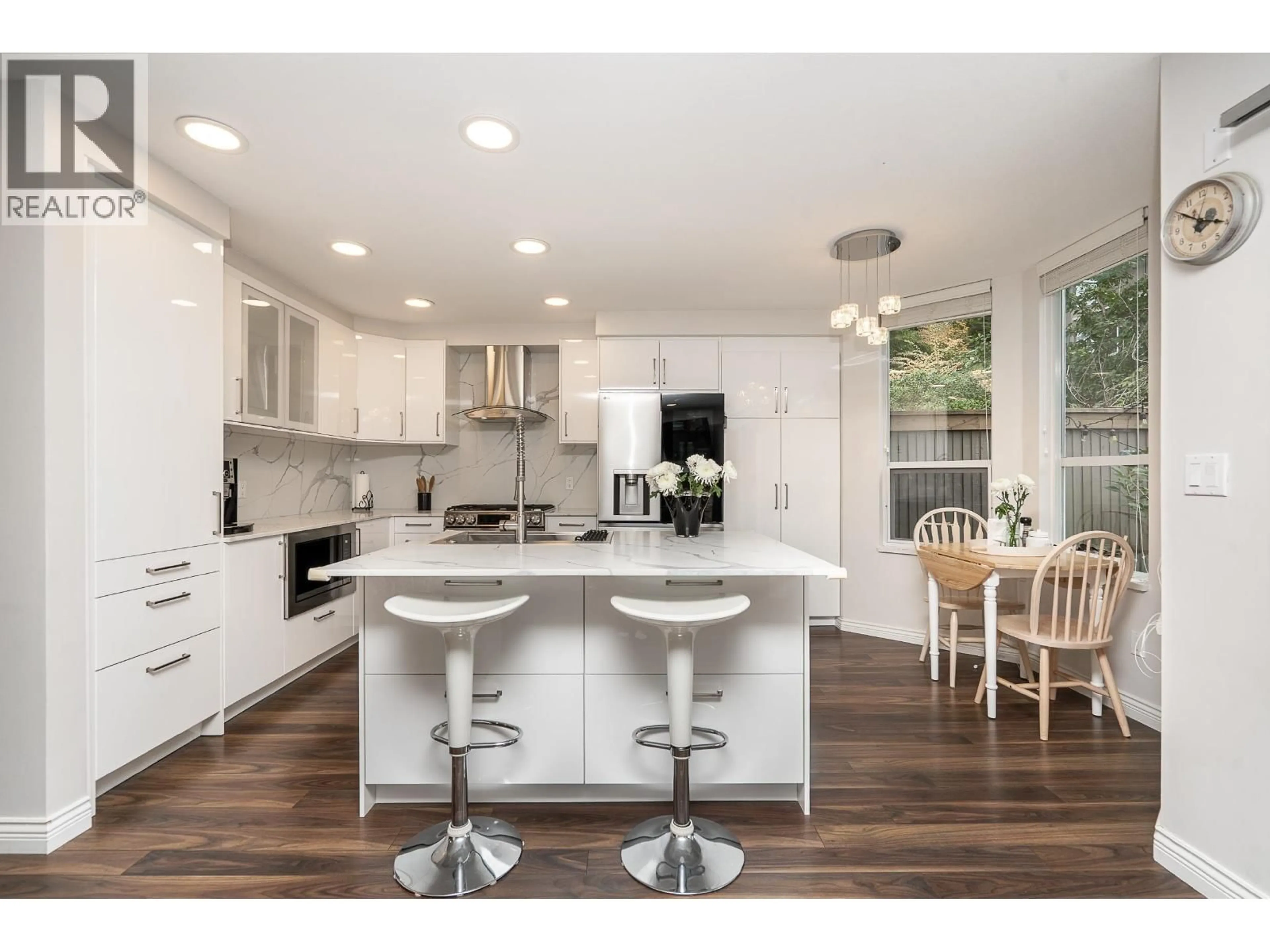 Contemporary kitchen, wood/laminate floor for 43 - 2990 PANORAMA DRIVE, Coquitlam British Columbia V3E2W5