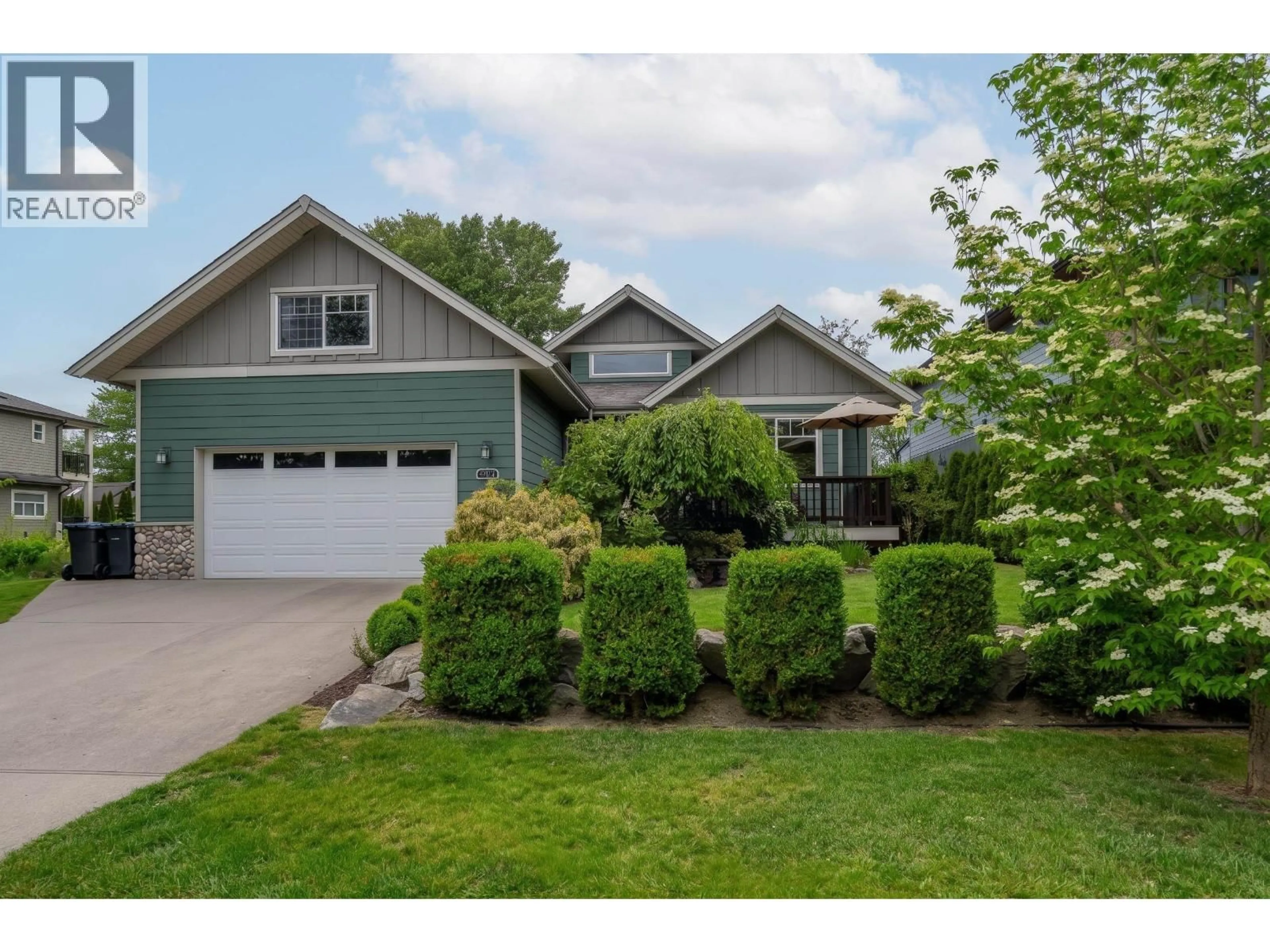 Home with vinyl exterior material, street for 1545 JUDD ROAD, Squamish British Columbia V0N1H0