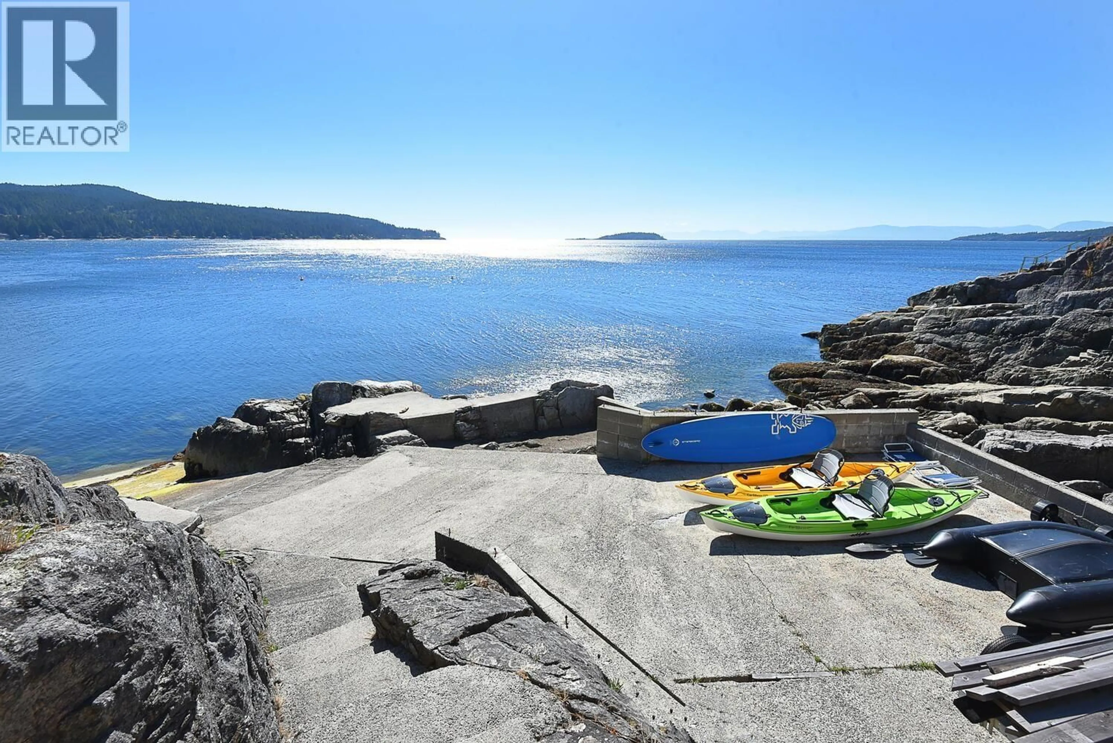 Patio, water/lake/river/ocean view for 5350 SUSAN WAY, Halfmoon Bay British Columbia V7Z1B5