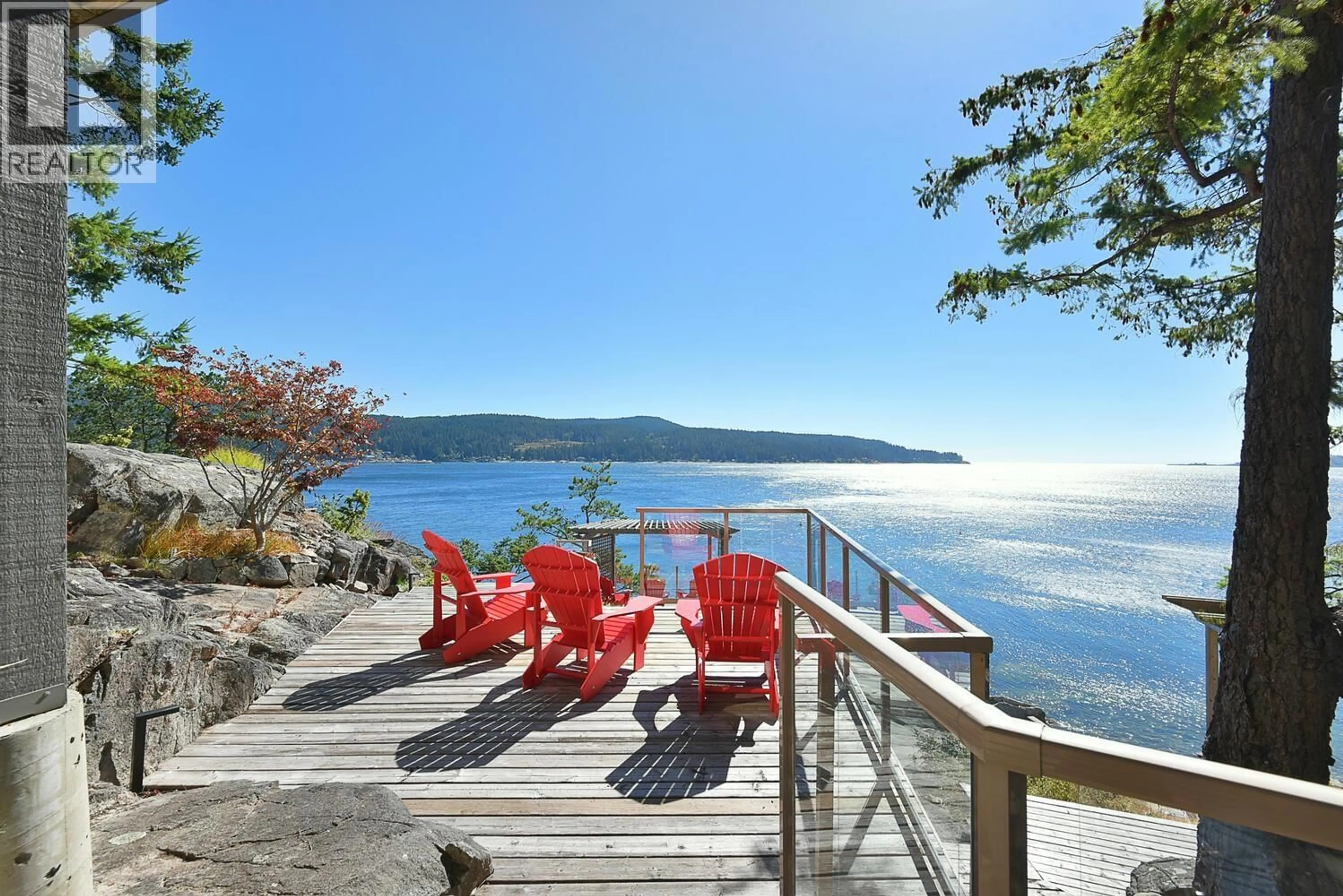 Patio, water/lake/river/ocean view for 5350 SUSAN WAY, Halfmoon Bay British Columbia V7Z1B5