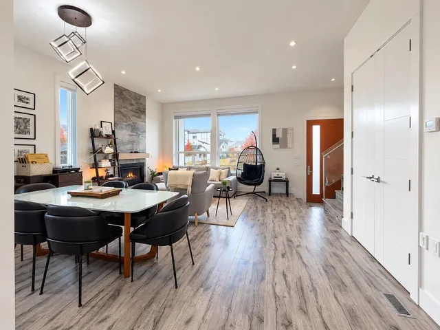 19305 71 AVENUE, Surrey 2