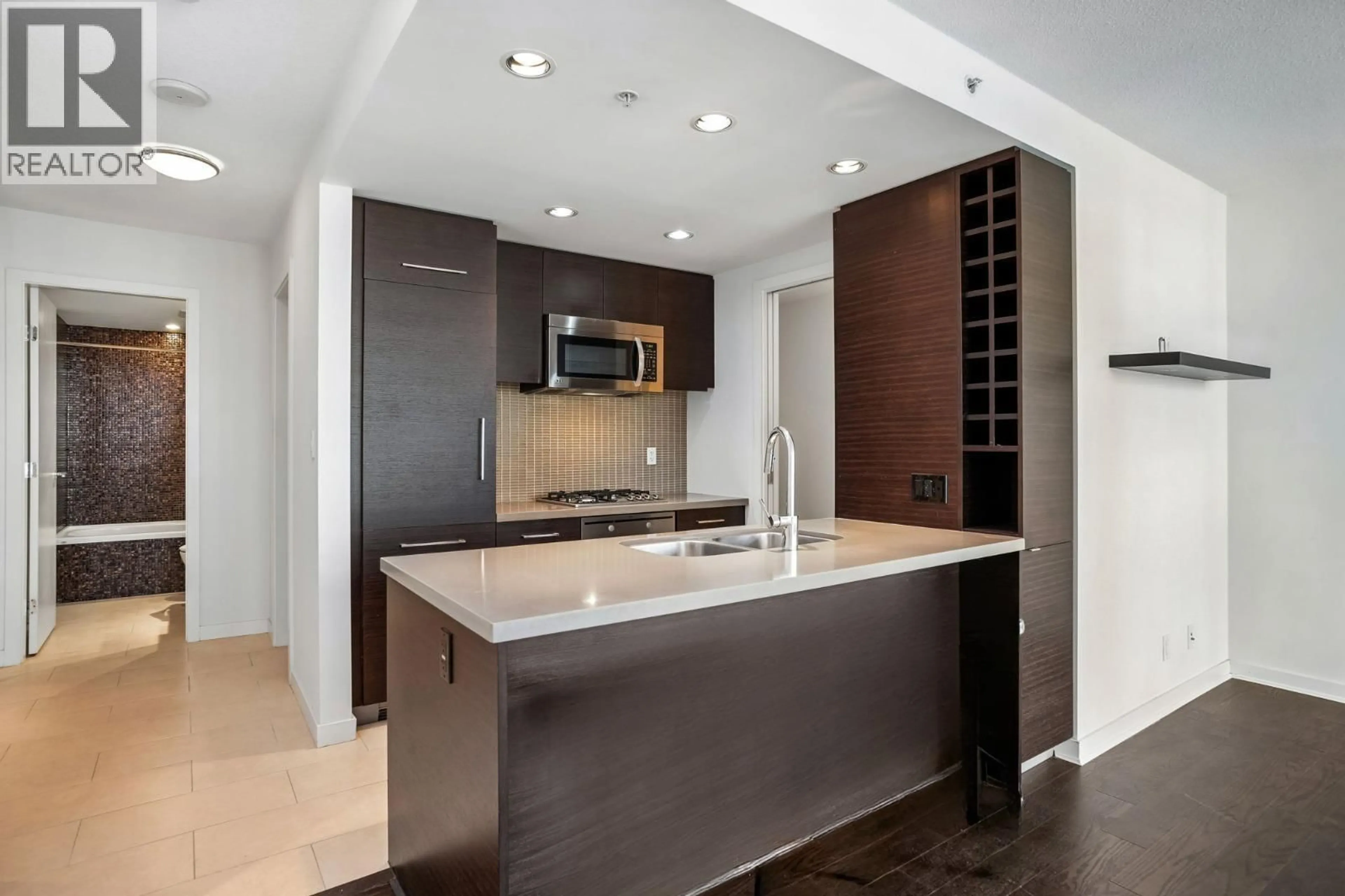 Open concept kitchen, unknown for 610 - 833 HOMER STREET, Vancouver British Columbia V6B0H4