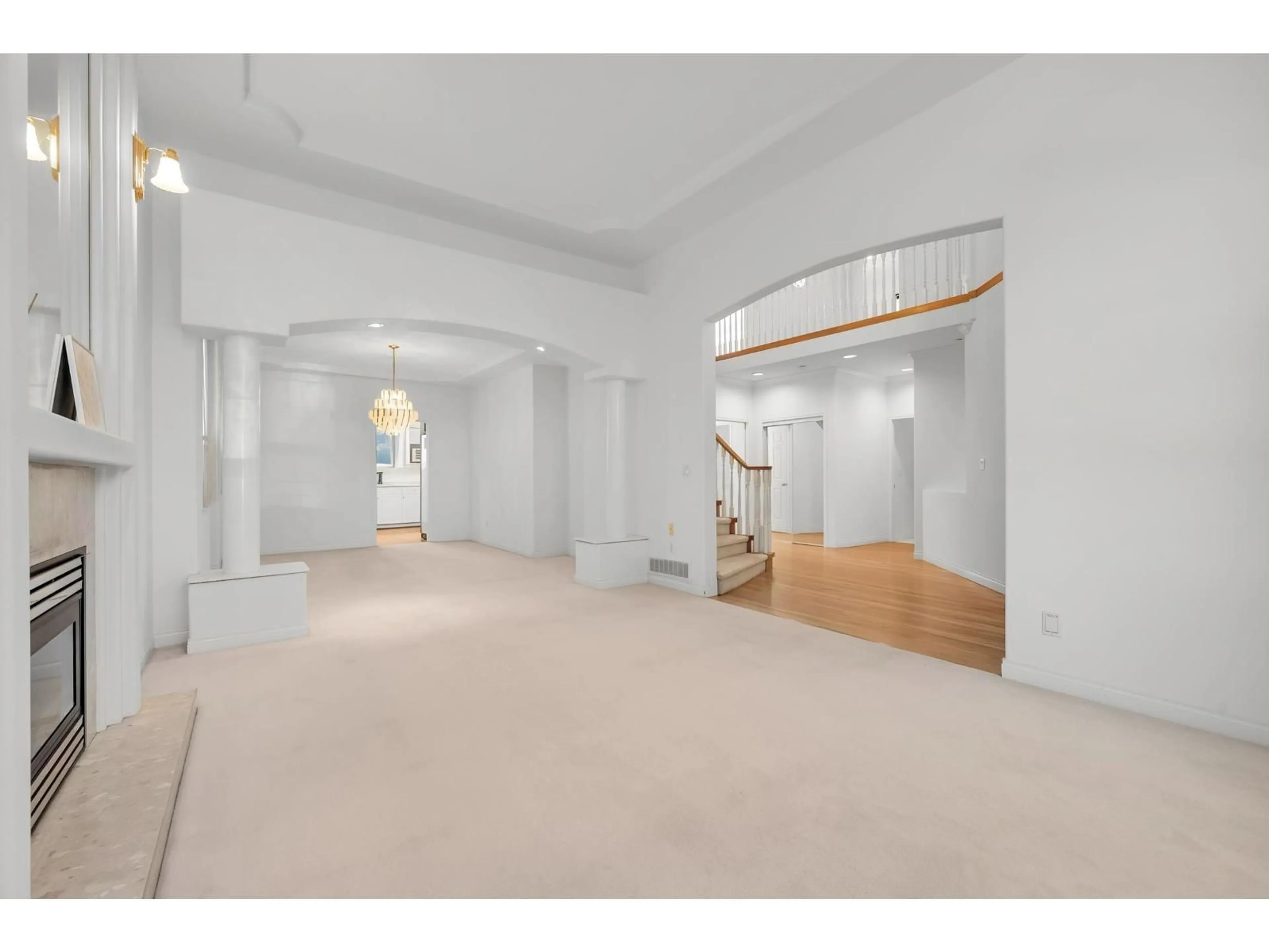 Indoor foyer for 11036 163A STREET, Surrey British Columbia V4N4Z7