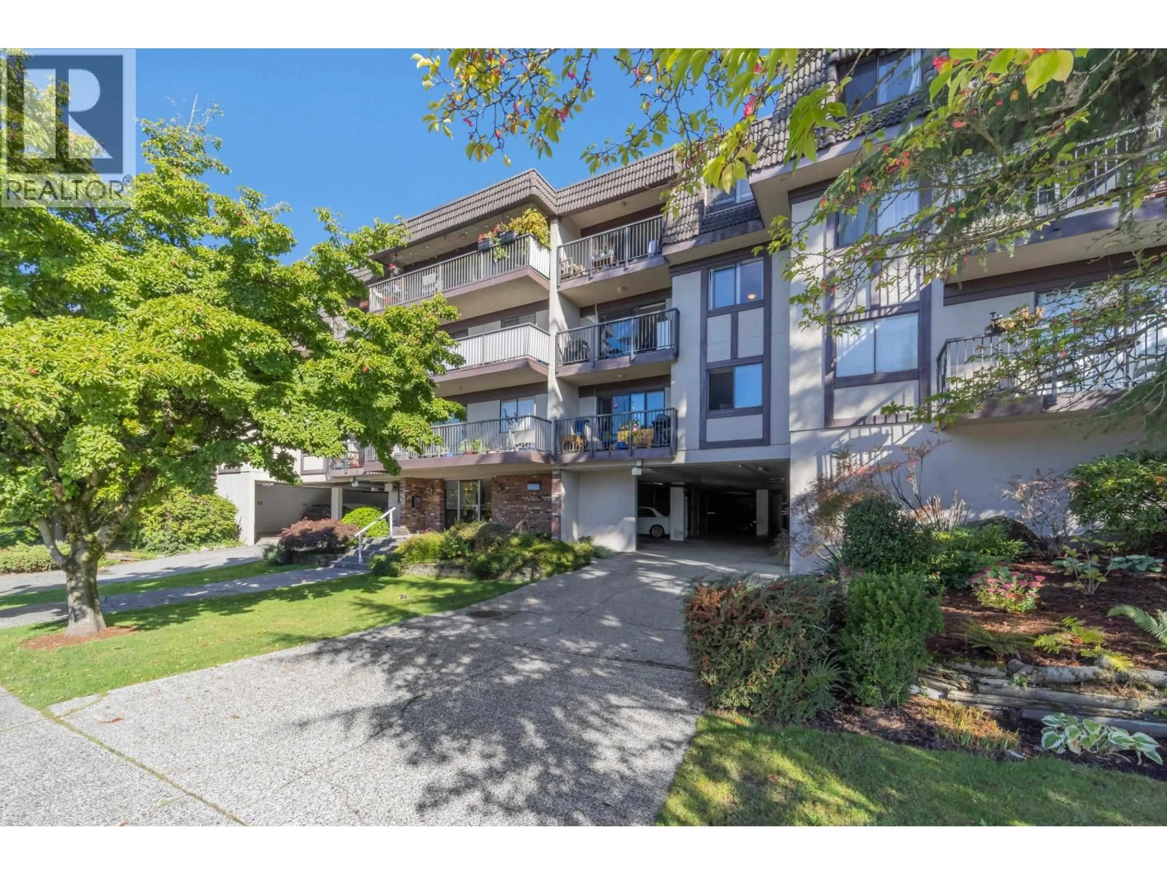 A pic from outside/outdoor area/front of a property/back of a property/a pic from drone, street for 205 - 252 2ND STREET, North Vancouver British Columbia V7M1C8