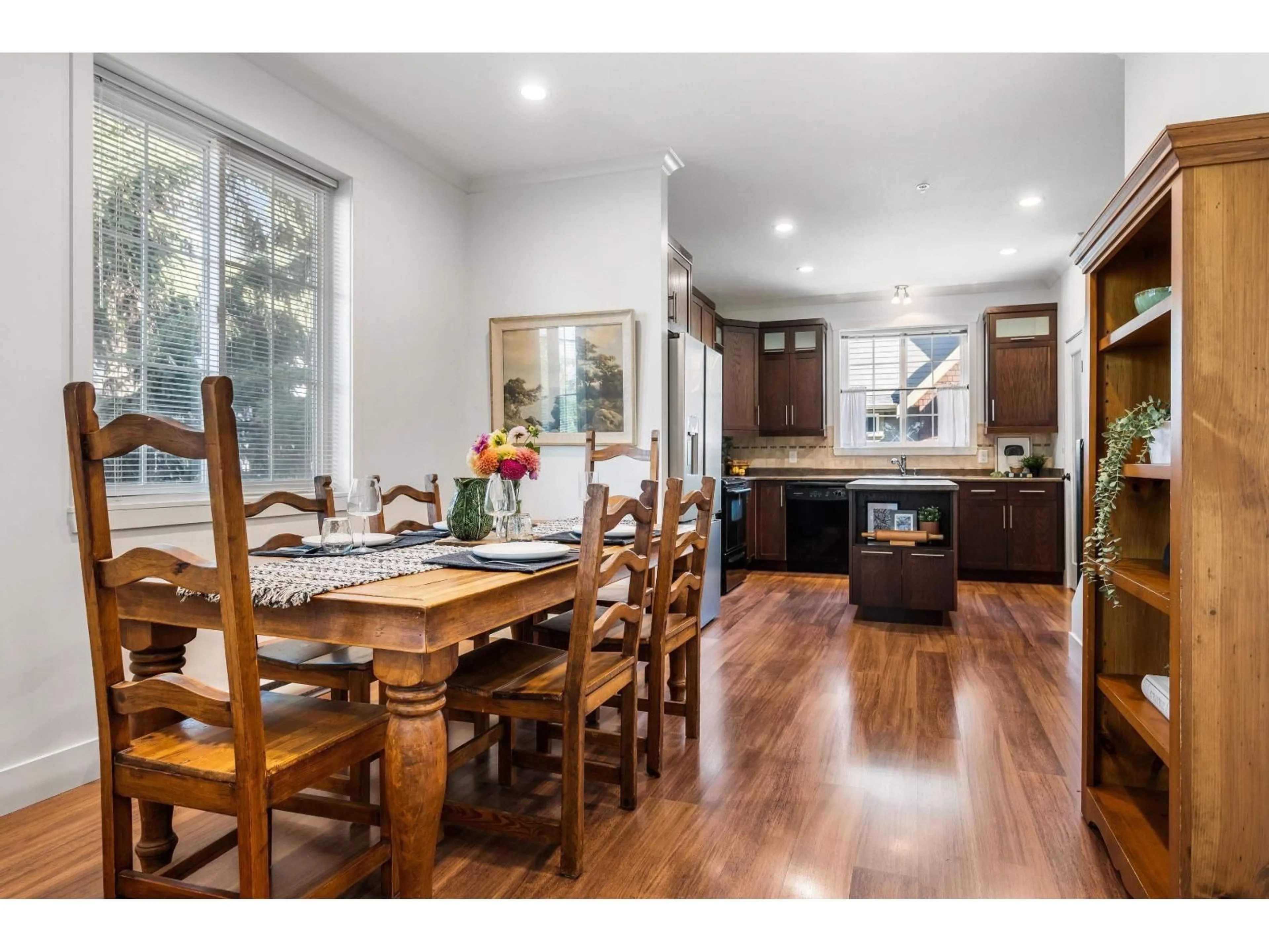 Dining room, wood/laminate floor for 23 - 5805 SAPPERS WAY, Chilliwack British Columbia V2R0L7