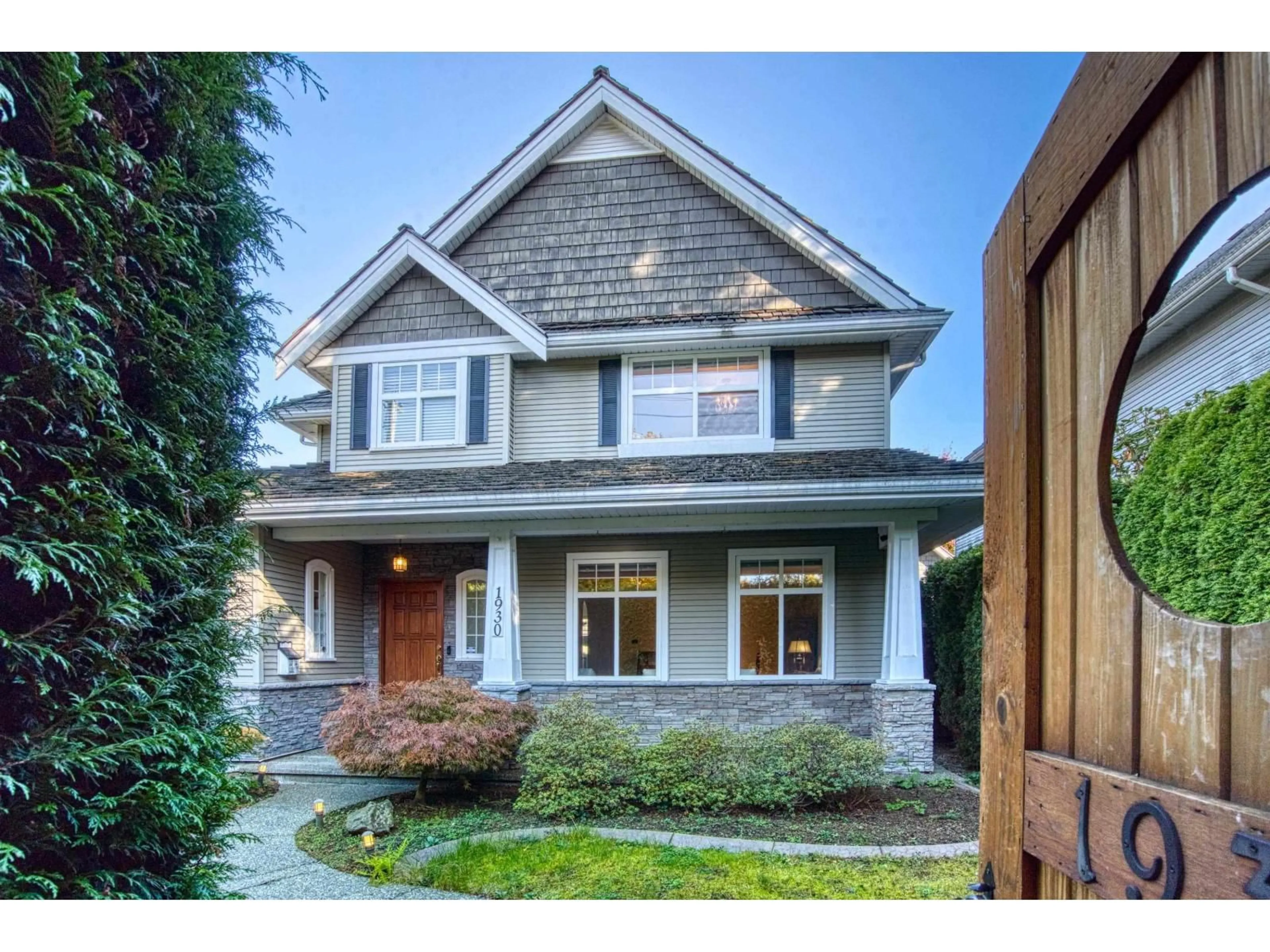 Home with brick exterior material, street for 1930 140 STREET, Surrey British Columbia V4A4H3