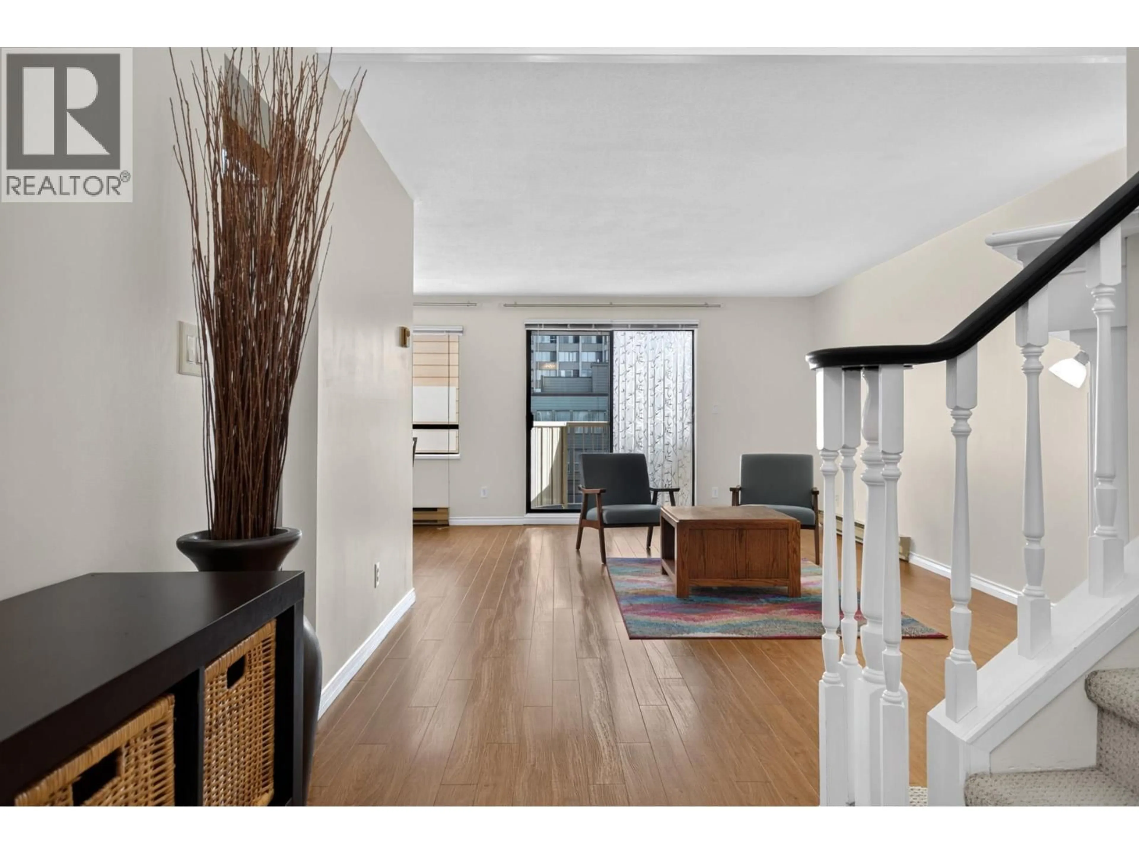 Indoor entryway for 408 - 777 EIGHTH STREET, New Westminster British Columbia V3M3S7