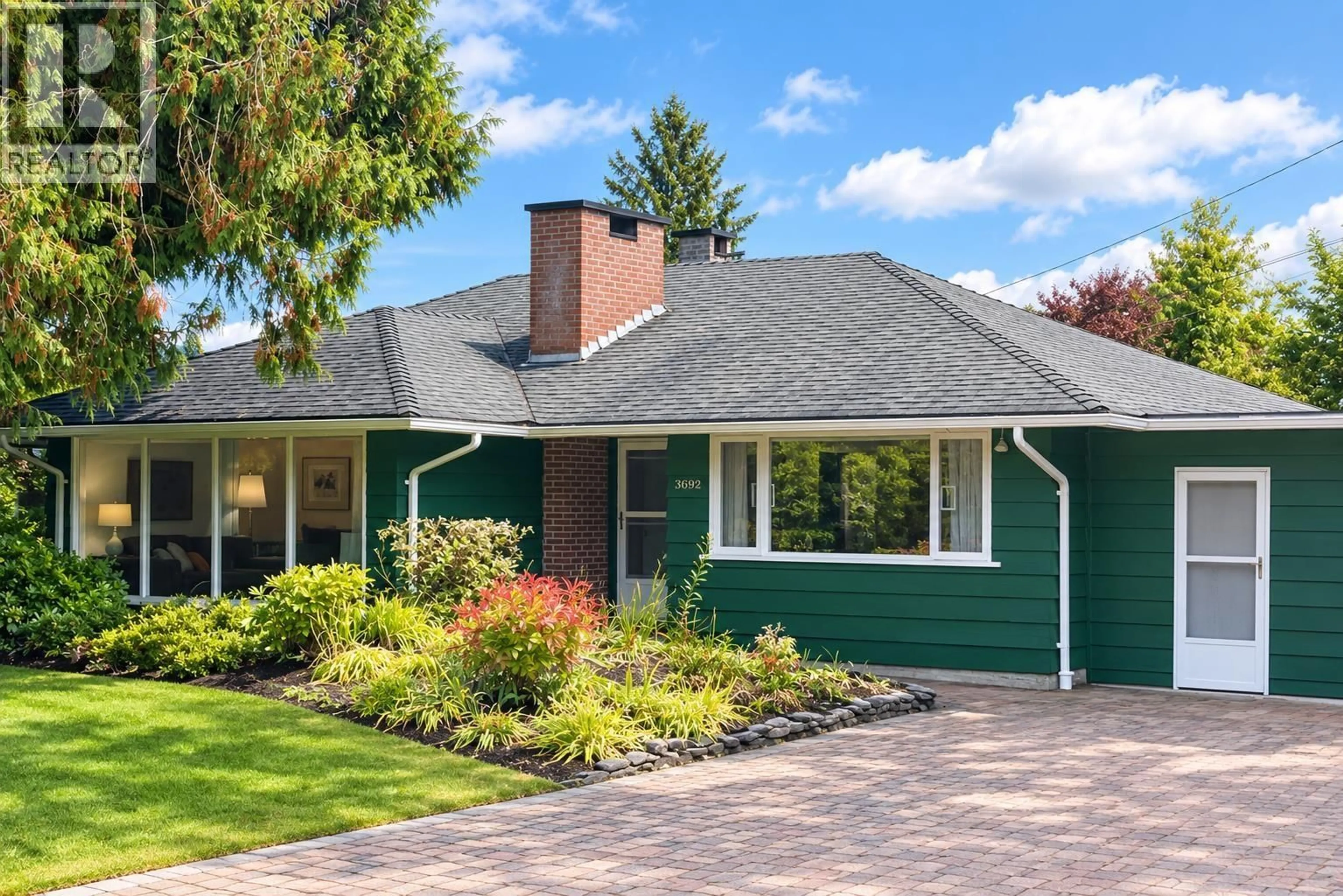 Home with vinyl exterior material, street for 3692 SUNNYCREST DRIVE, North Vancouver British Columbia V7R3C6