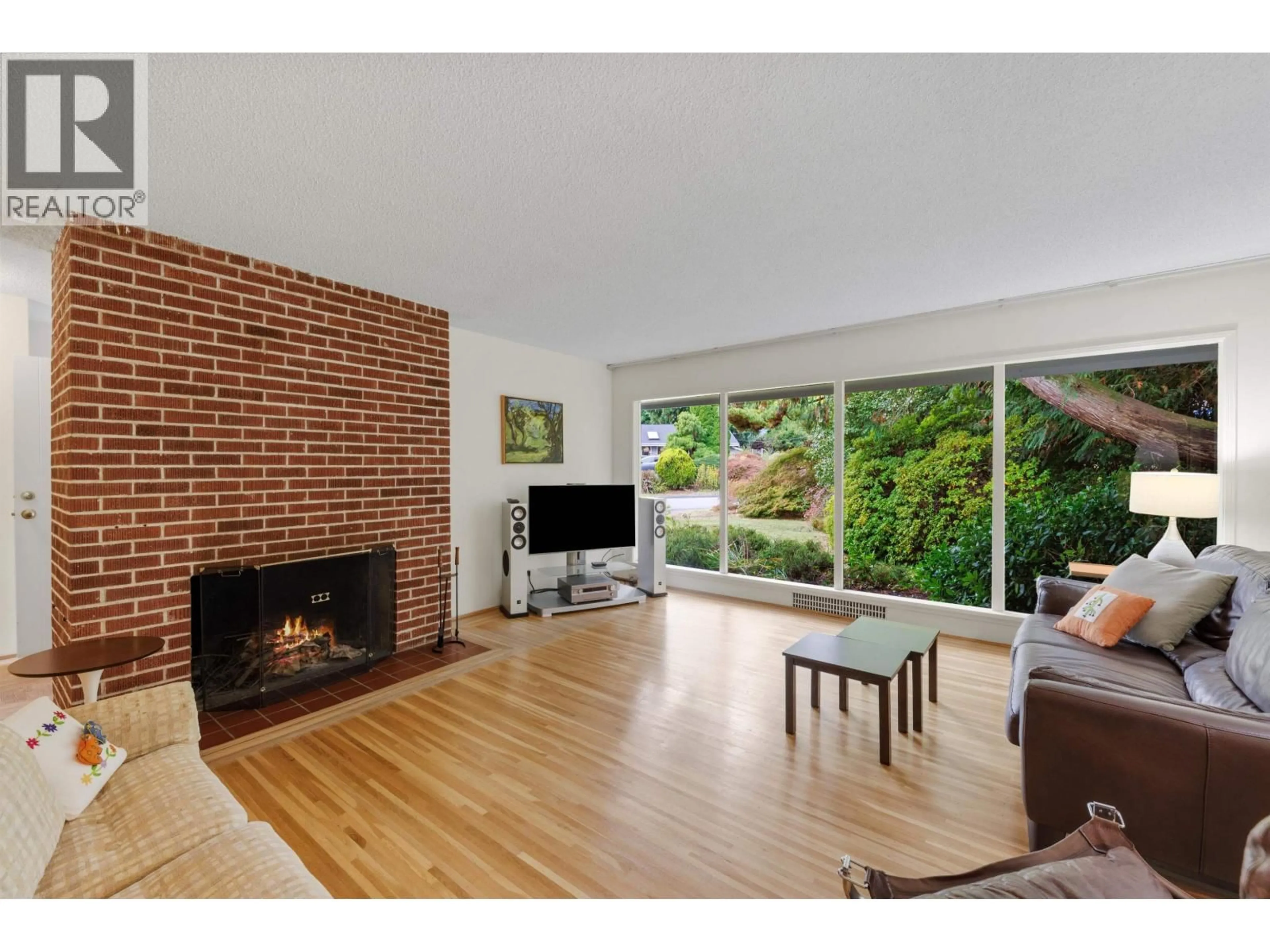 Living room with furniture, unknown for 3692 SUNNYCREST DRIVE, North Vancouver British Columbia V7R3C6