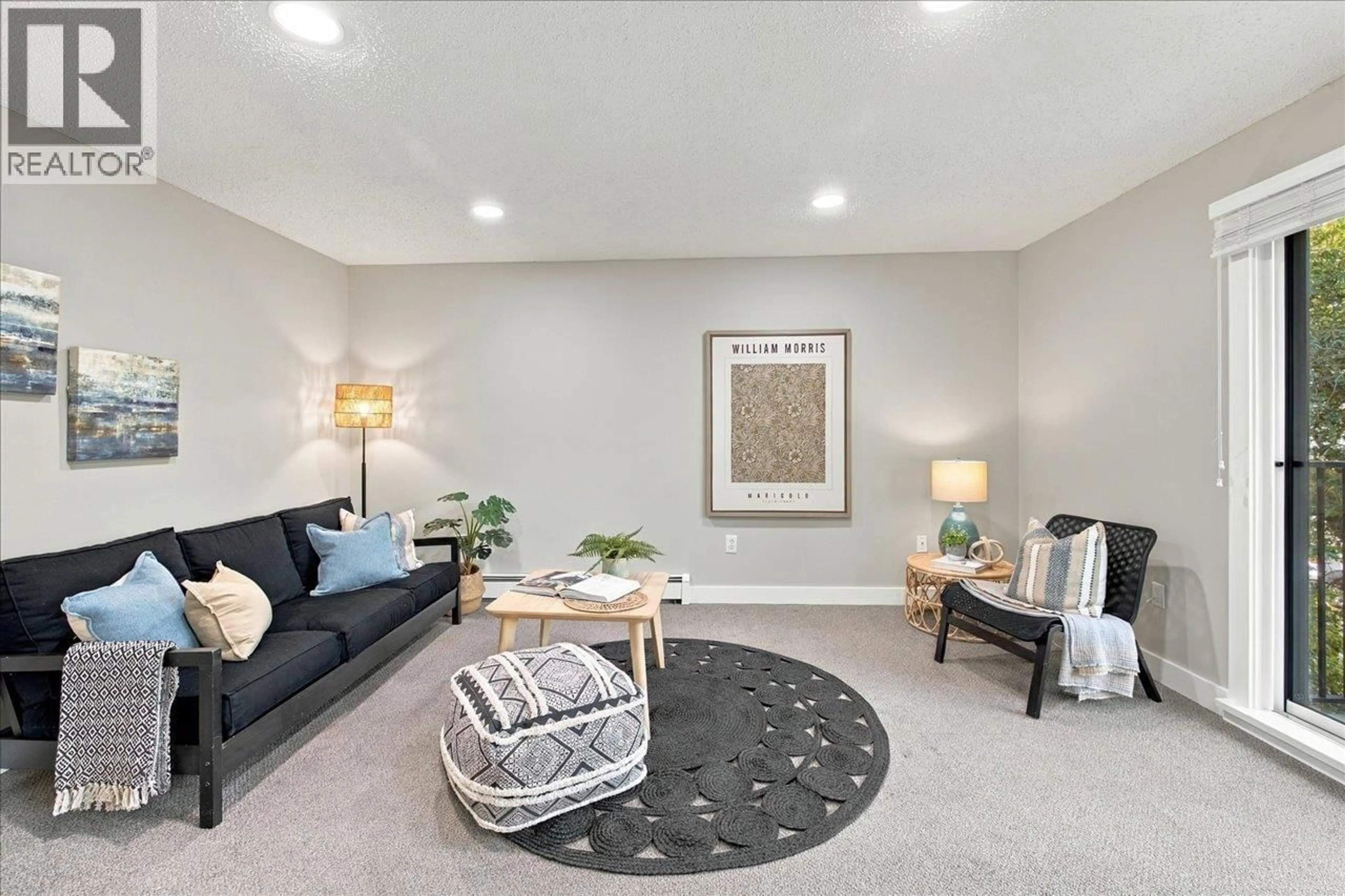Living room with furniture, carpet floor for 201 - 1365 7 AVENUE, Vancouver British Columbia V5N1R6