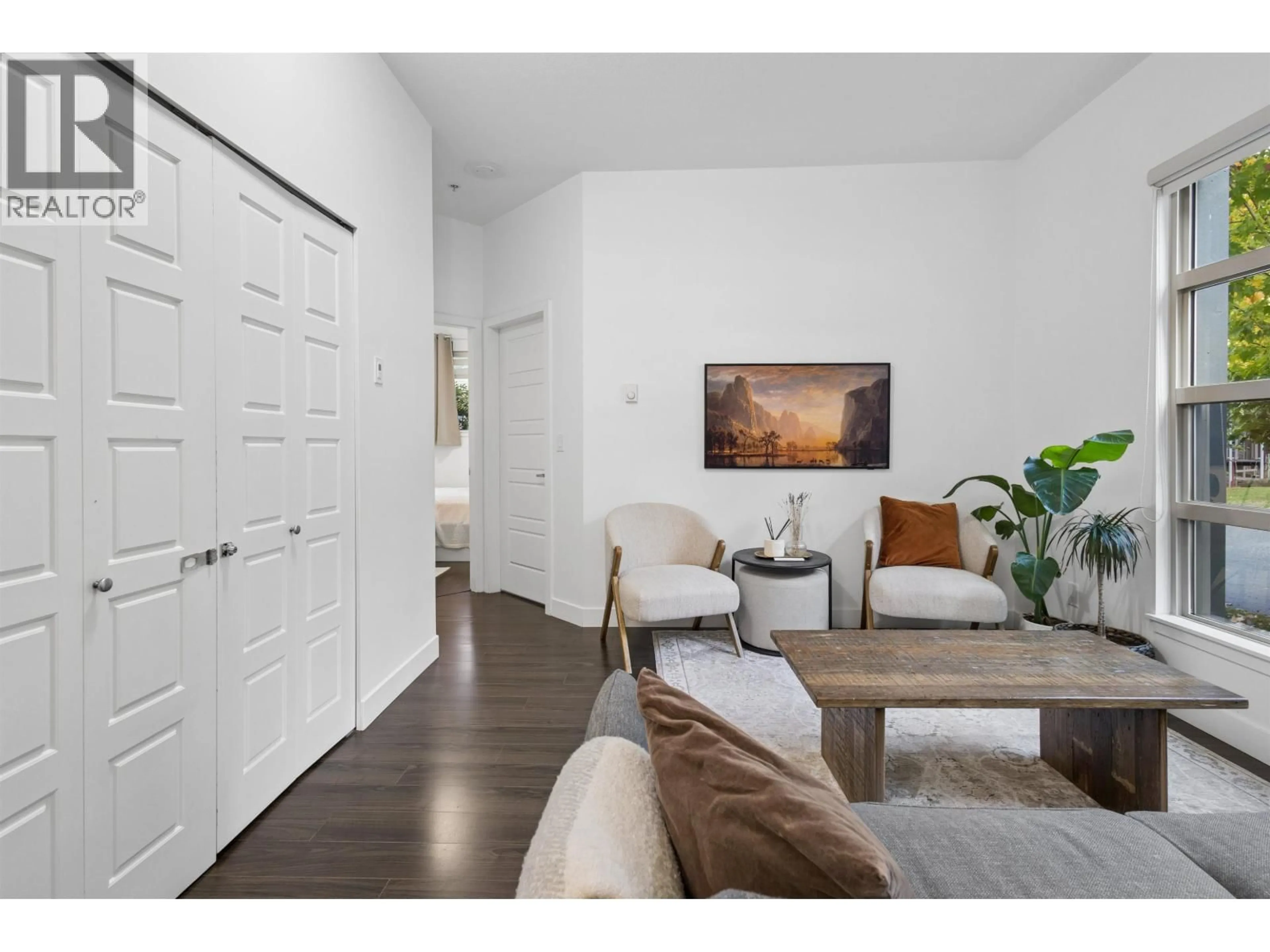 Unknown for 881 SALSBURY DRIVE, Vancouver British Columbia V5L4A3