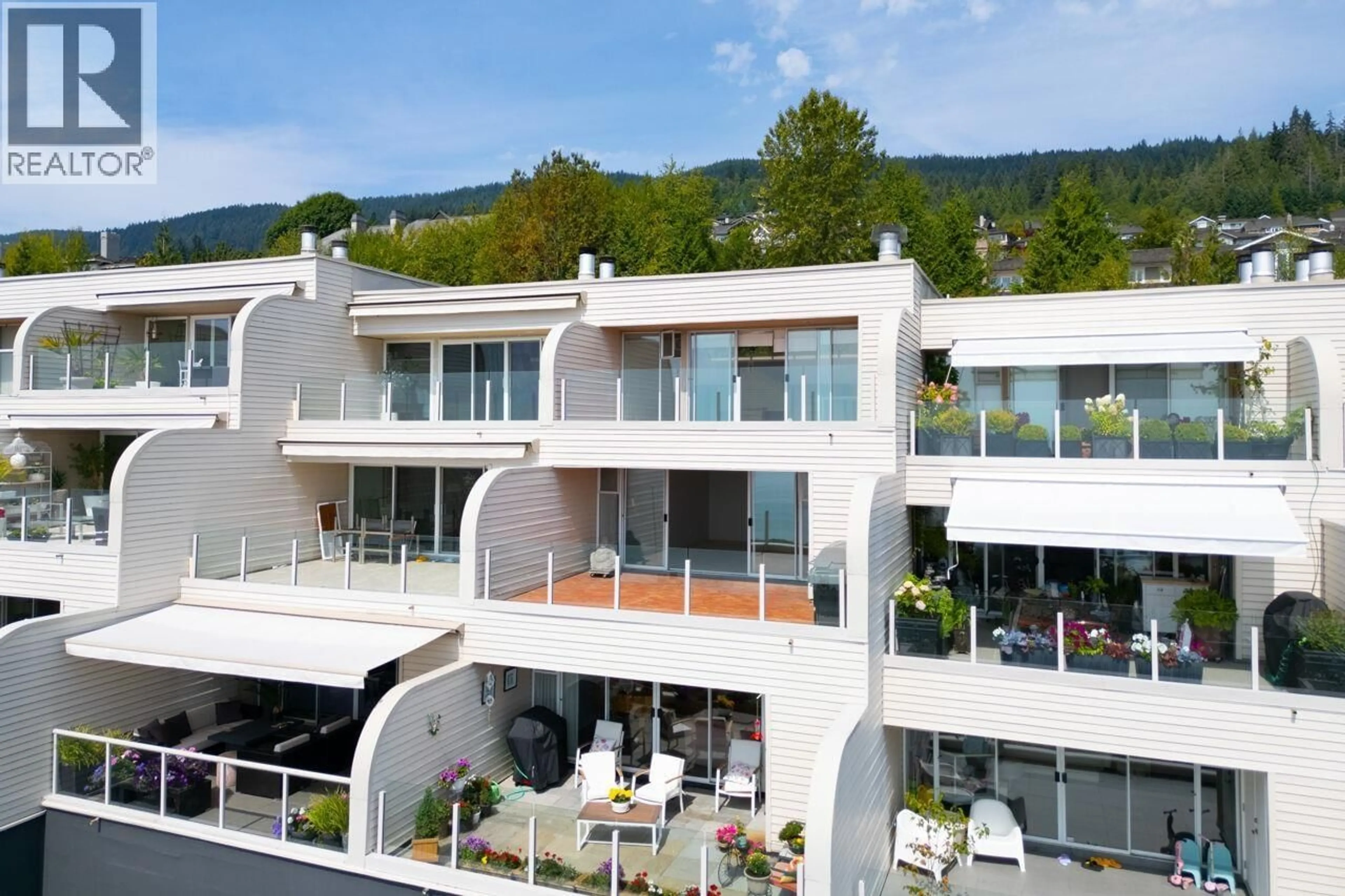 A pic from outside/outdoor area/front of a property/back of a property/a pic from drone, unknown for 210 - 2274 FOLKESTONE WAY, West Vancouver British Columbia V7S2X7