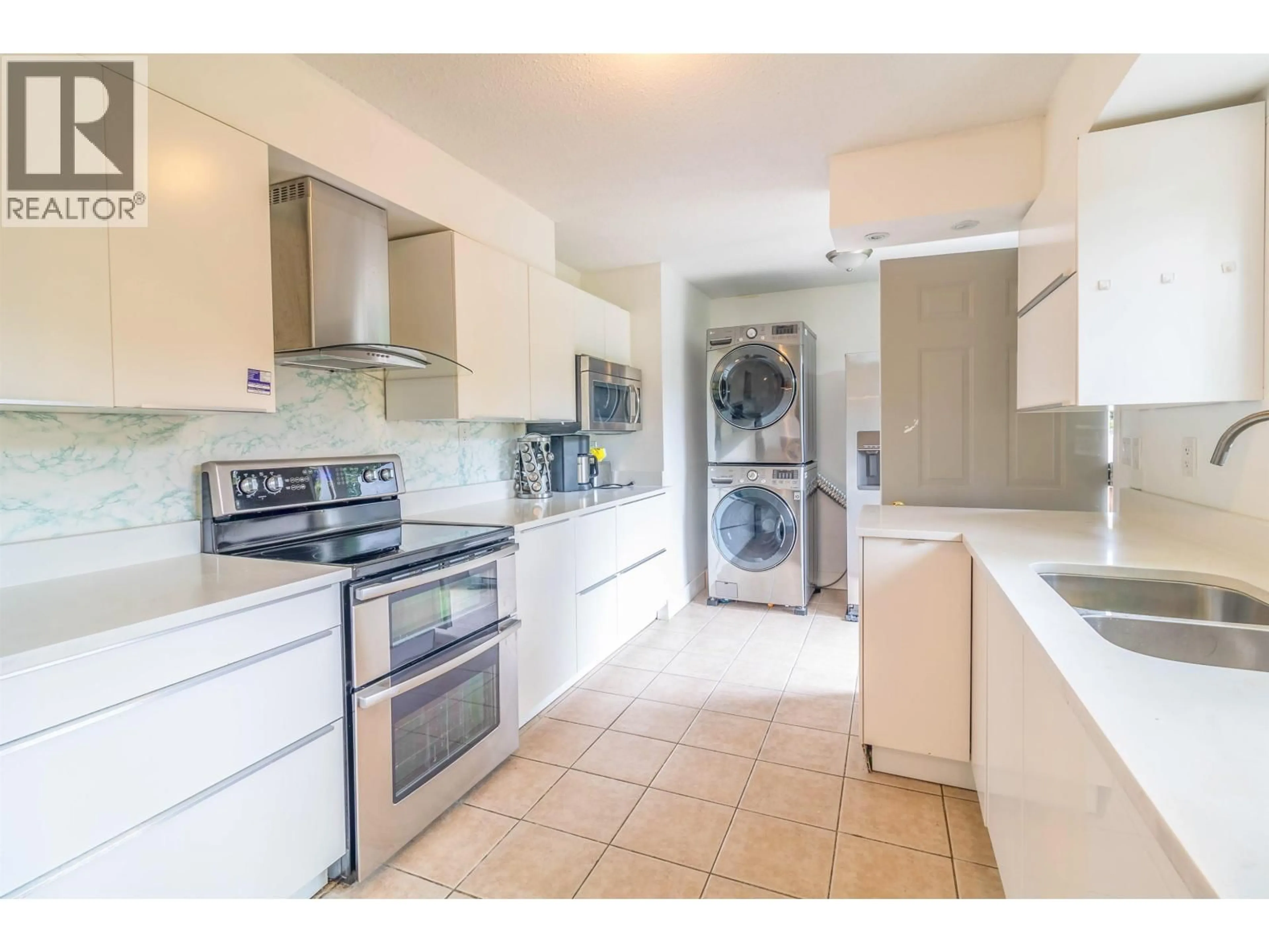 Standard kitchen, ceramic/tile floor for 6093 6TH STREET, Burnaby British Columbia V5E3S2