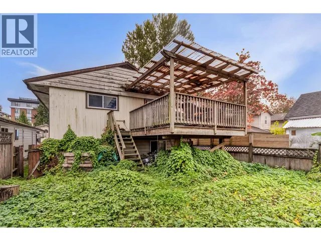 1536 BOND STREET, North Vancouver 4