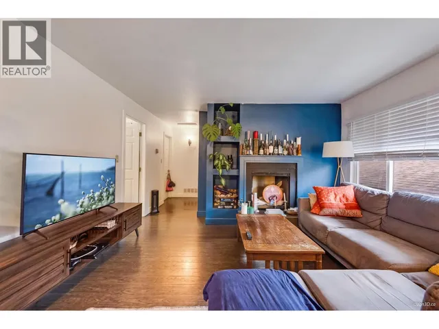 1536 BOND STREET, North Vancouver 5