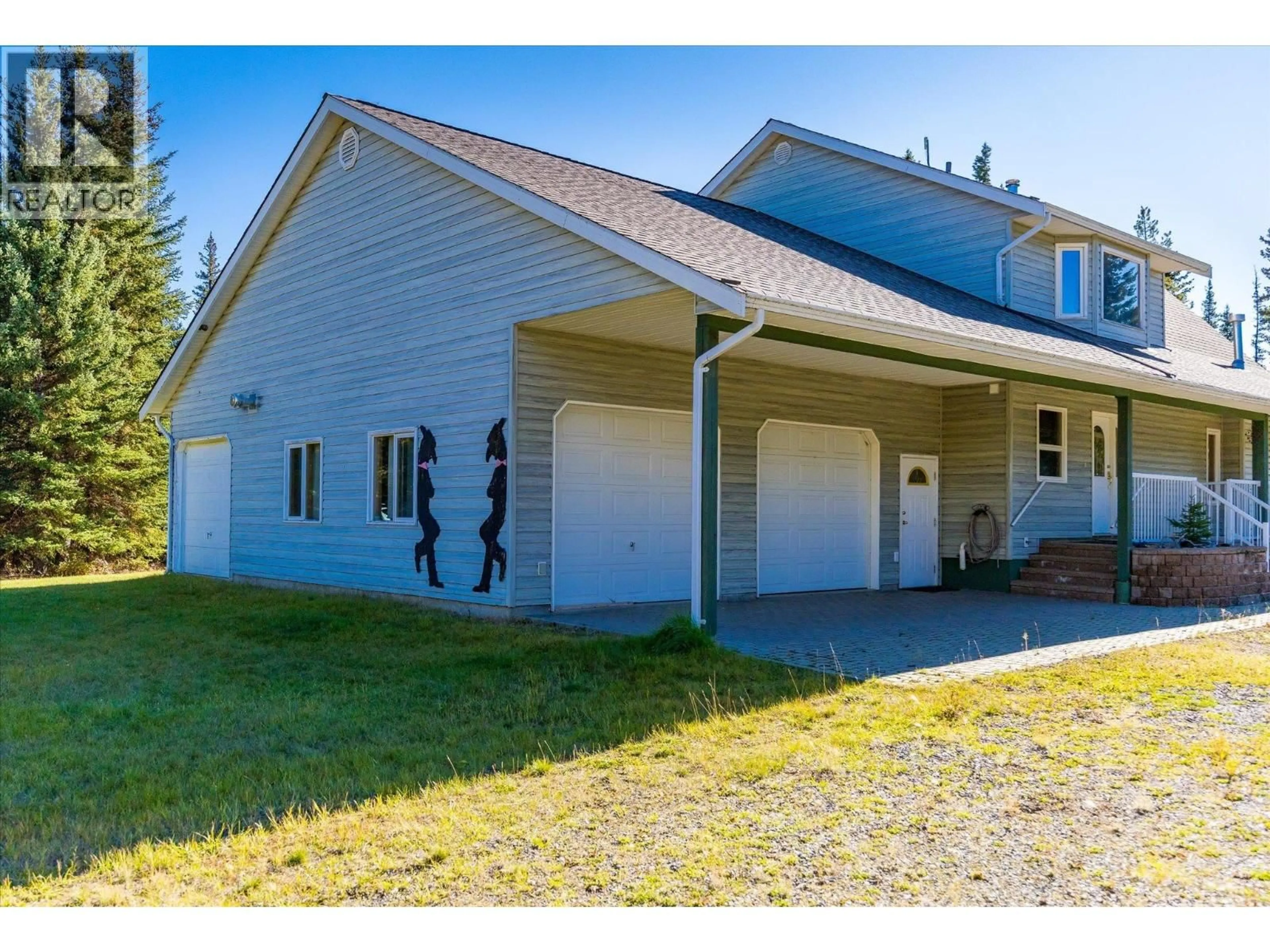 Home with vinyl exterior material, building for 6782 EDMUNDS LAKE ROAD, 100 Mile House British Columbia V0K2E2
