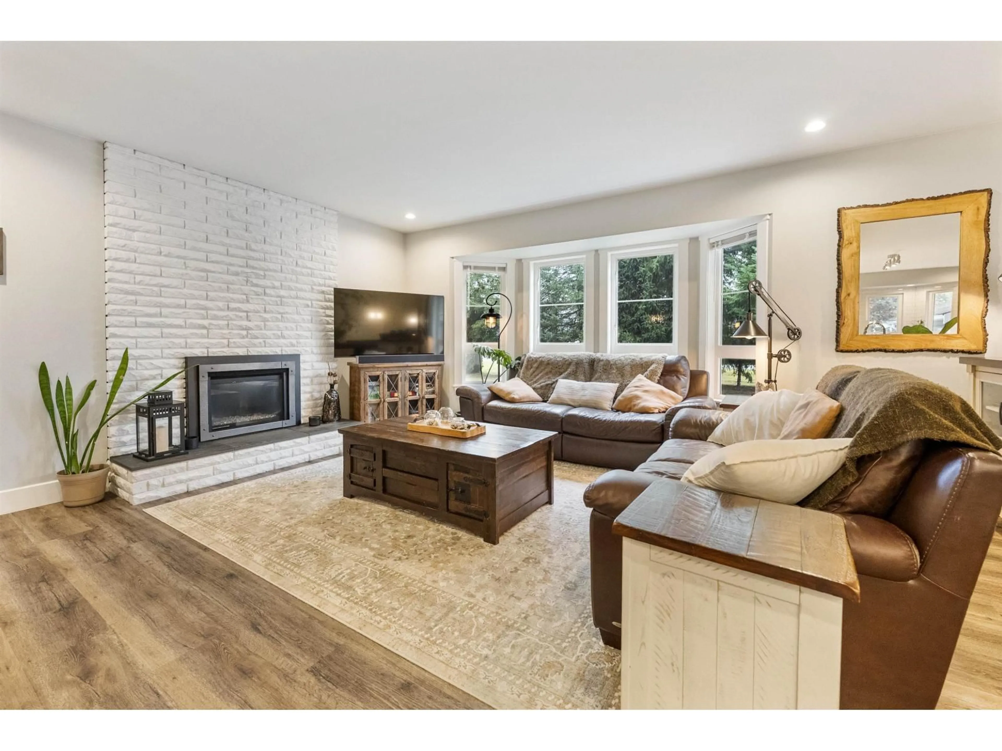 Living room with furniture, unknown for 24466 56 AVENUE, Langley British Columbia V2Z1E9