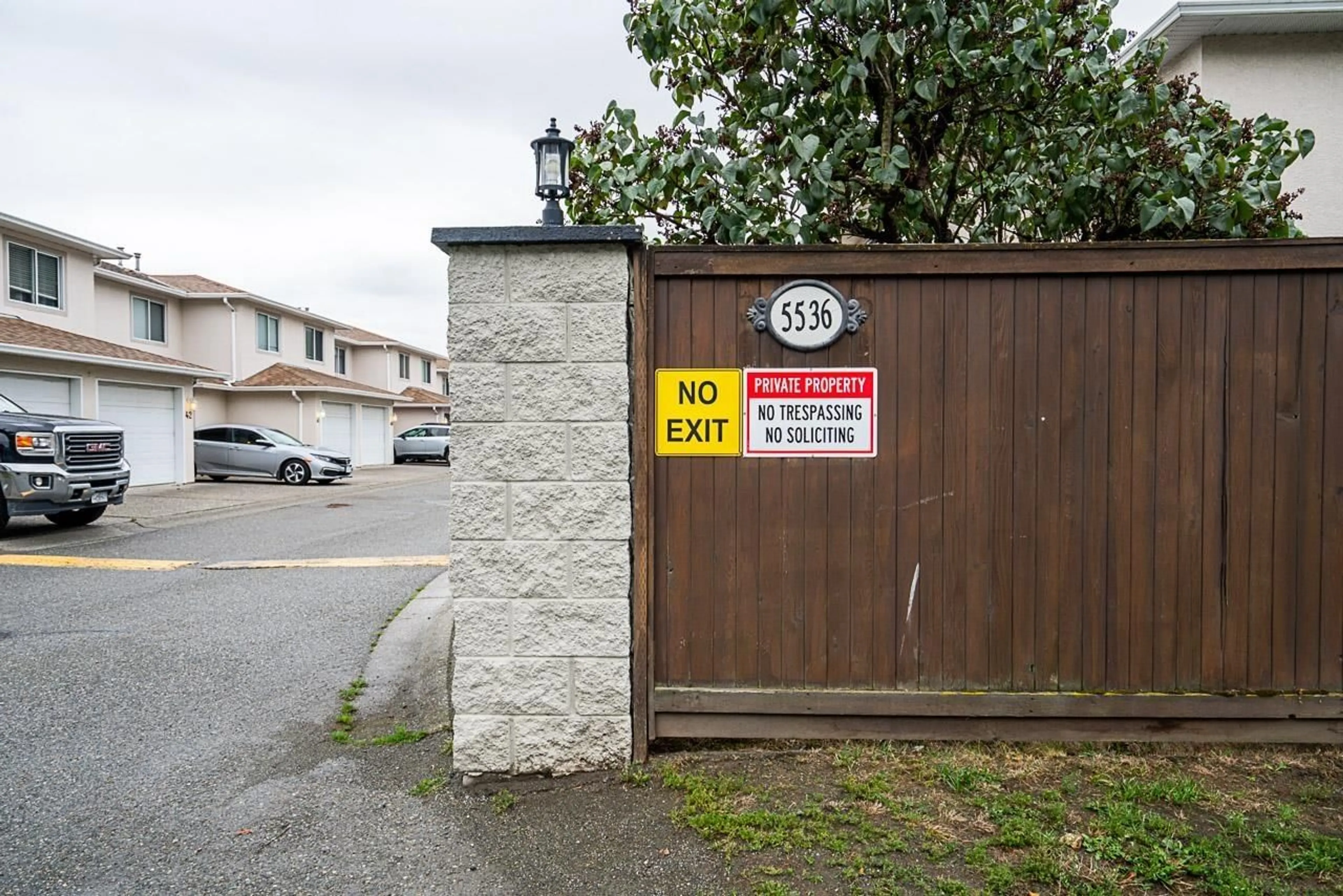 Parking for 2 - 5536 VEDDER ROAD, Chilliwack British Columbia V2R3X5