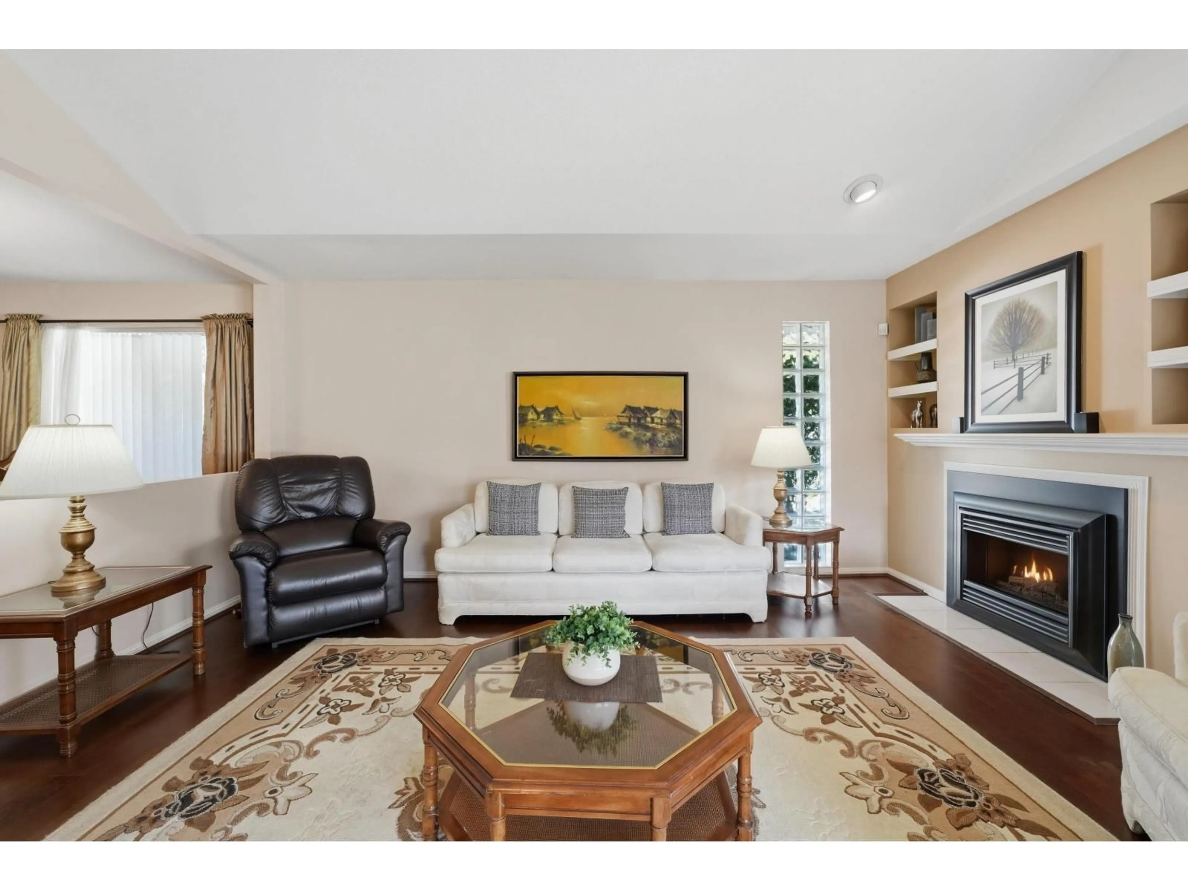 Living room with furniture, unknown for 107 - 10172 141 STREET, Surrey British Columbia V3T4P6