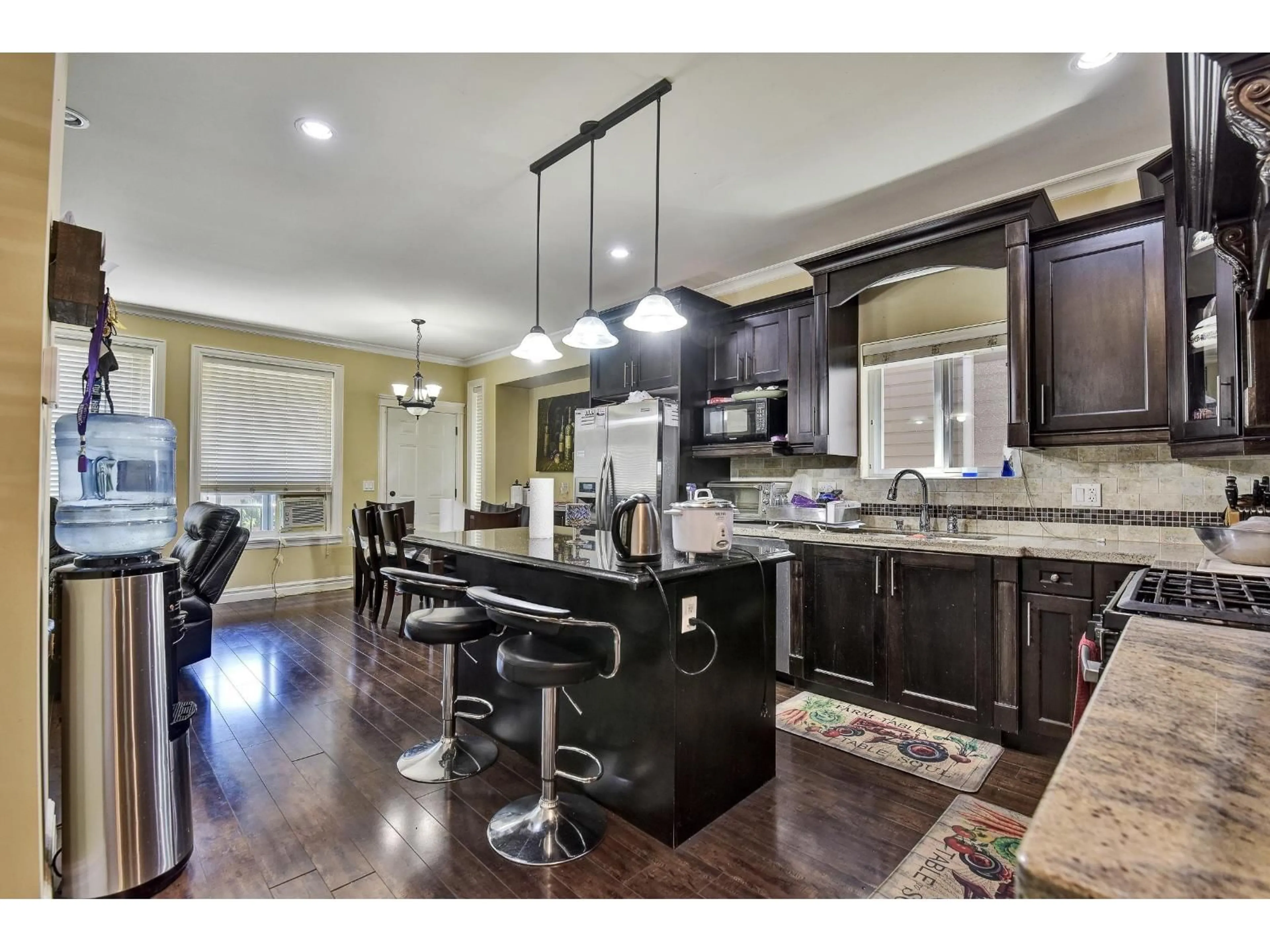 Open concept kitchen, unknown for 12928 60 AVENUE, Surrey British Columbia V3X2L5