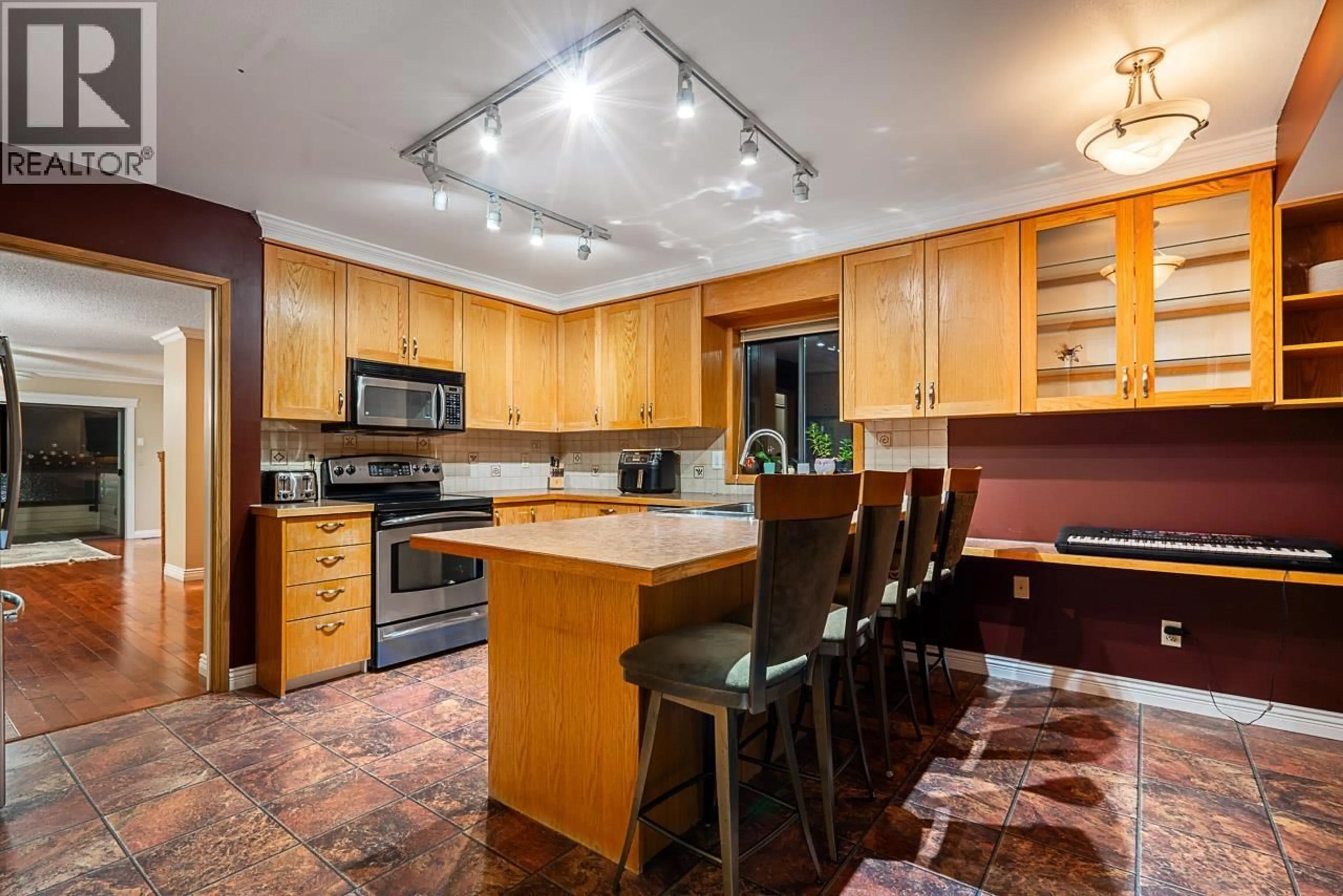 Open concept kitchen, unknown for 949 LYNWOOD AVENUE, Port Coquitlam British Columbia V3B6J7