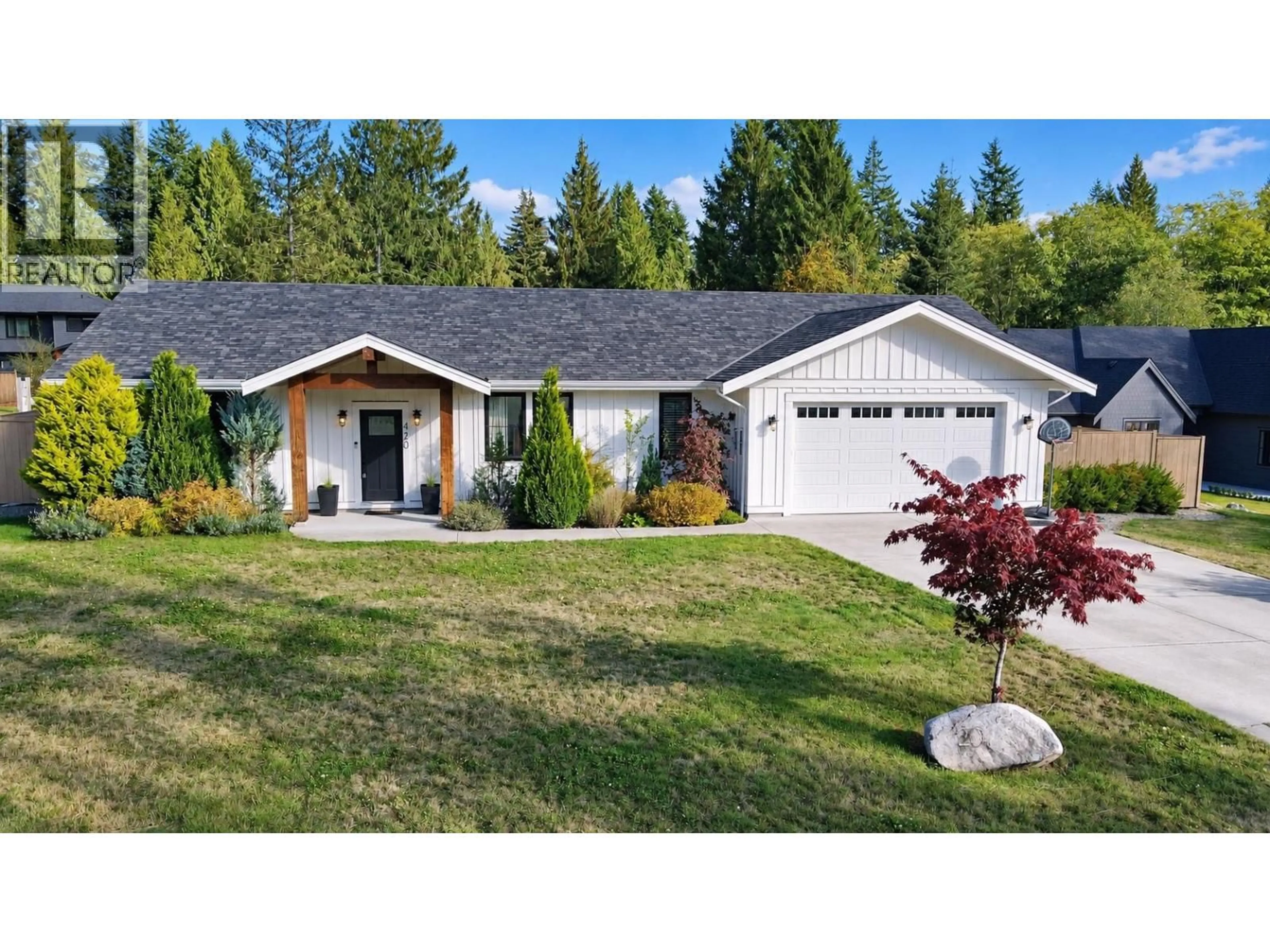 Home with vinyl exterior material, street for 420 SOLAZ PLACE, Gibsons British Columbia V0N1V5