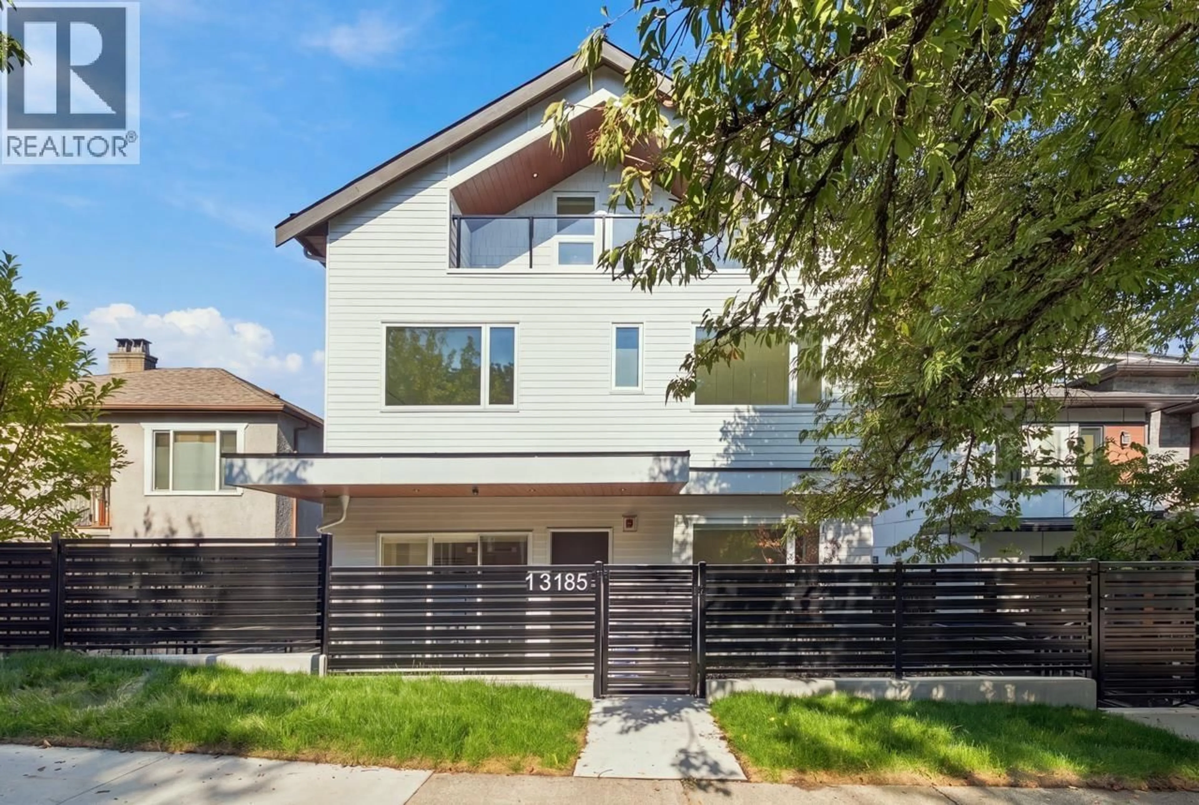 Unknown for 1 - 3185 GRAVELEY STREET, Vancouver British Columbia V5K3K7