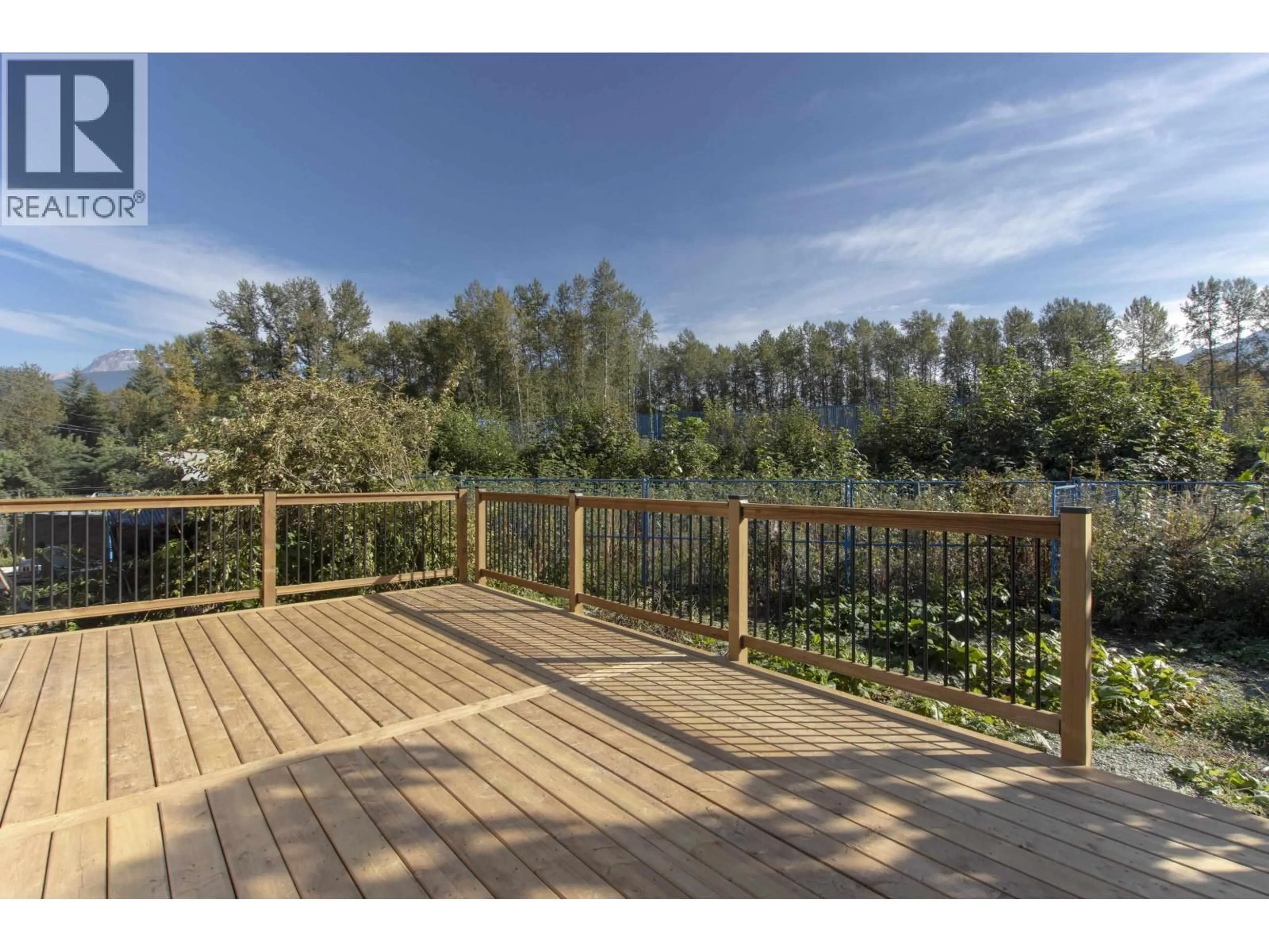 Patio, water/lake/river/ocean view for 3 - 39884 GOVERNMENT ROAD, Squamish British Columbia V8B0G3