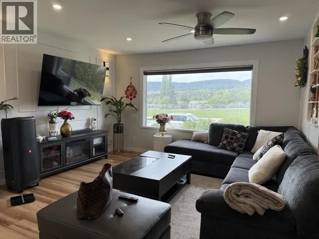 390 THIRD AVENUE, Williams Lake 2