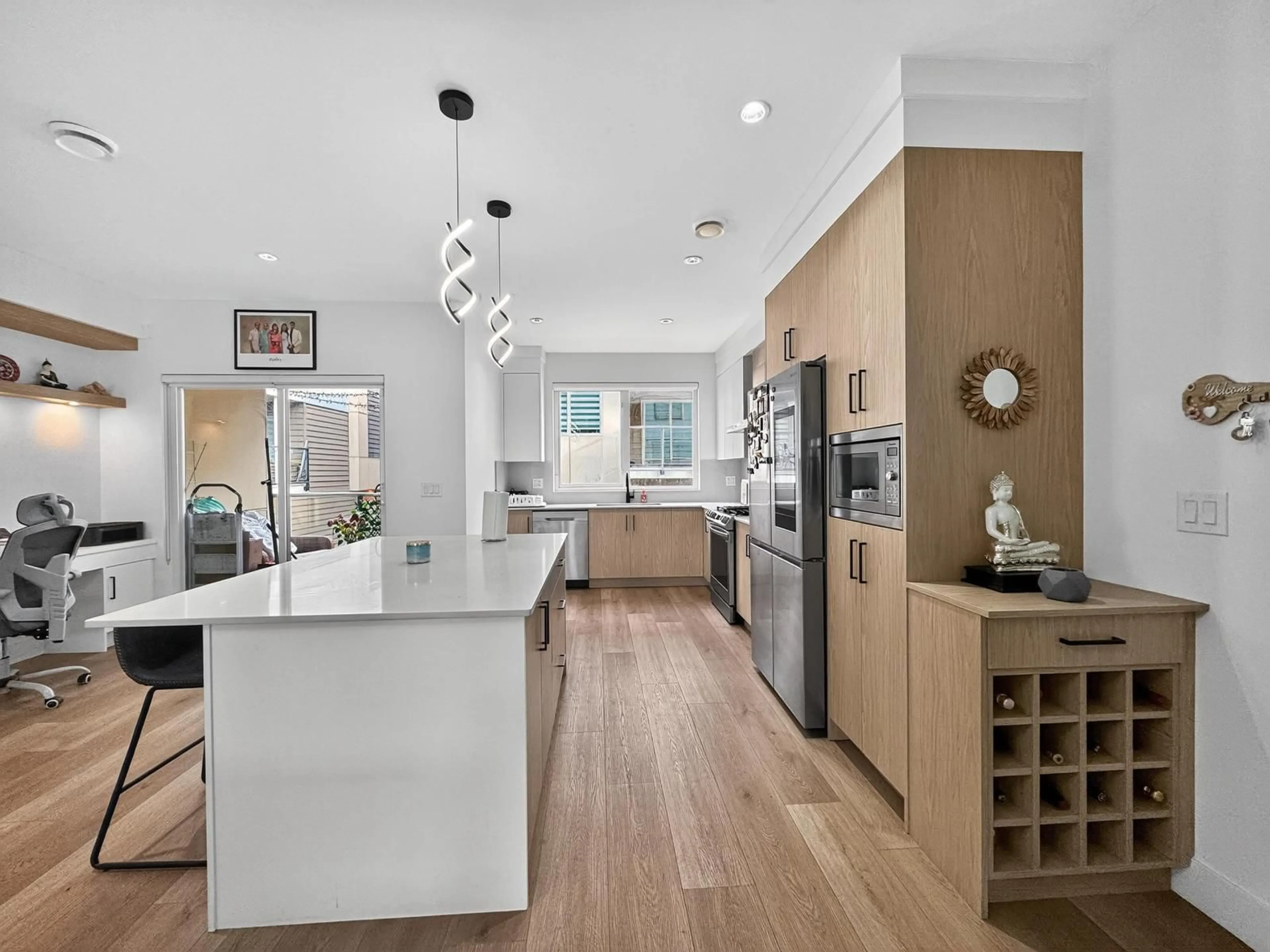 Contemporary kitchen, unknown for 30 - 12585 104A AVENUE, Surrey British Columbia V3V0G7