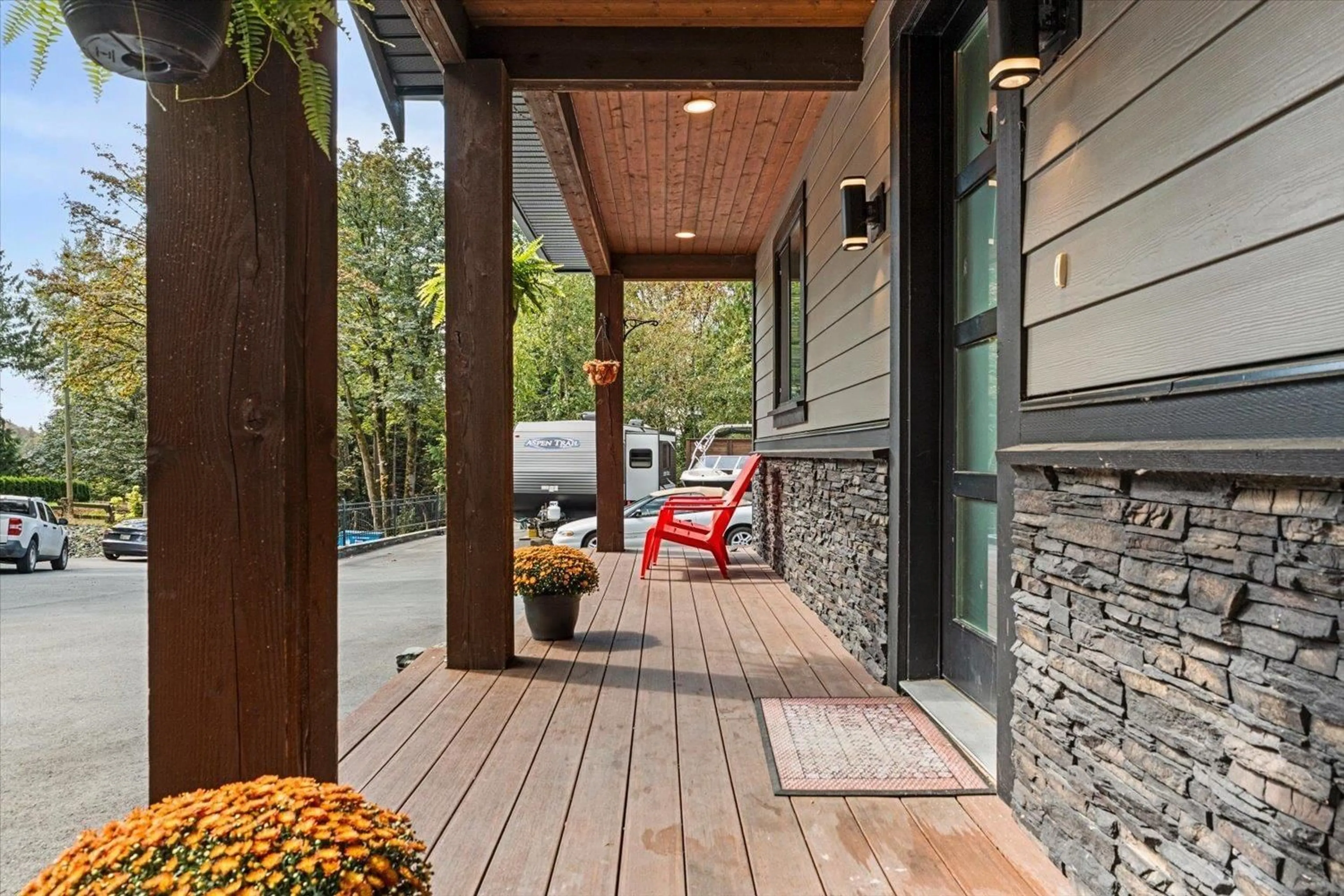 Patio, street for 41501 OLD YALE ROAD, Abbotsford British Columbia V3G2T1
