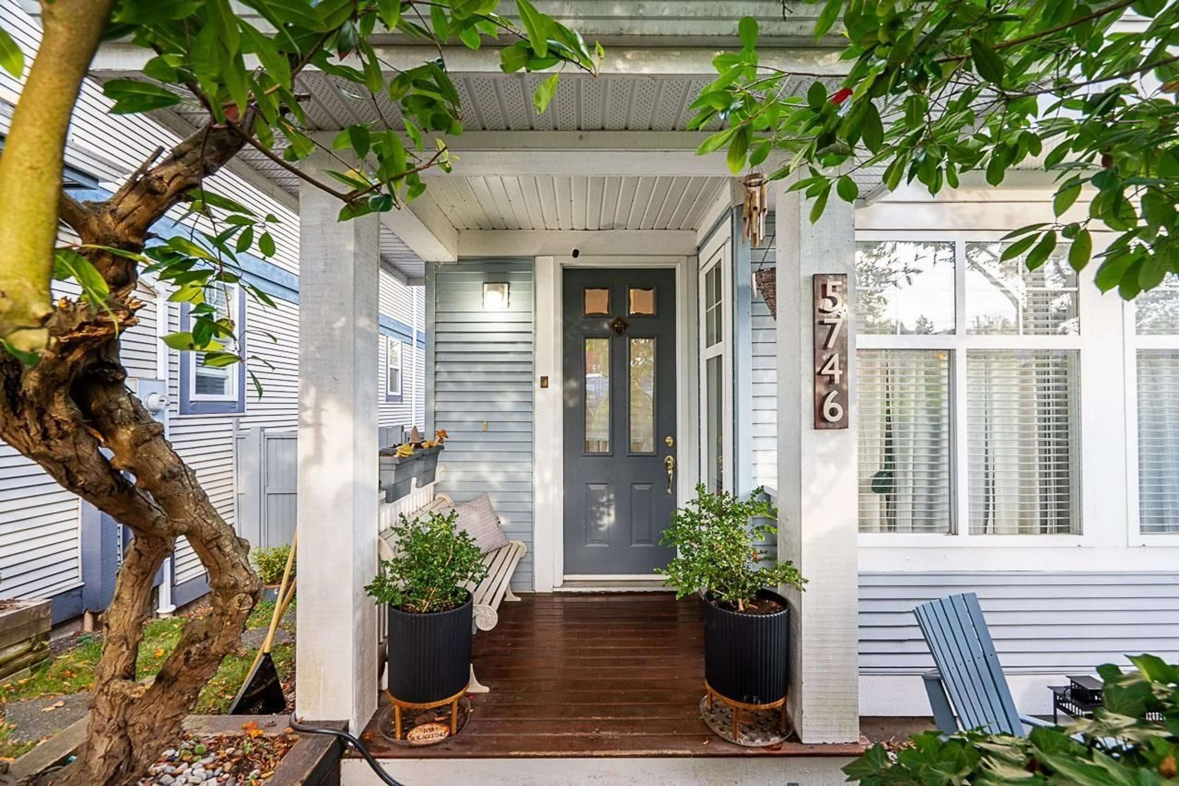 Indoor entryway for 5746 149 STREET, Surrey British Columbia V3S8W7