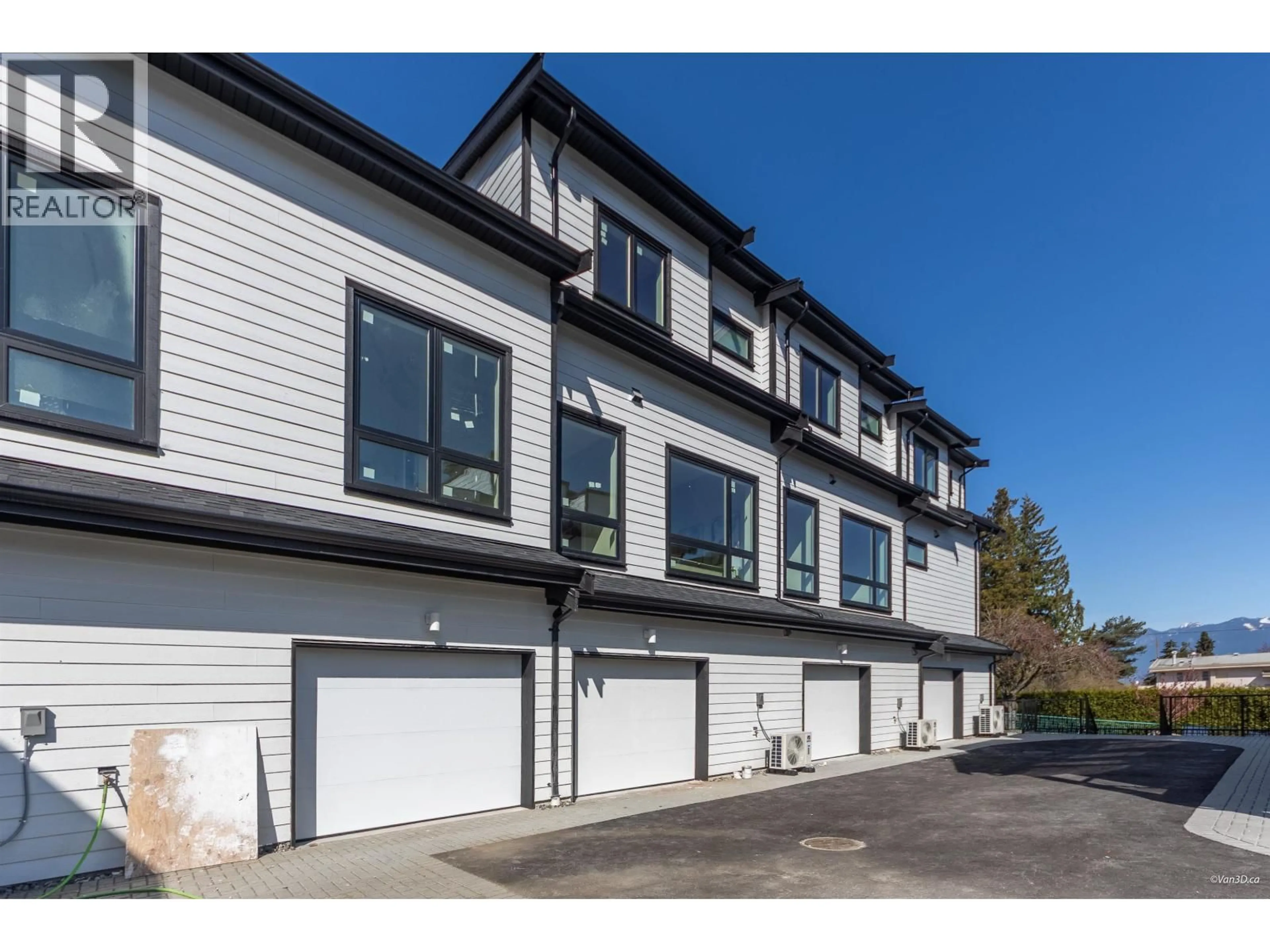 Unknown for 1402 18TH AVENUE, Vancouver British Columbia V5N0K4