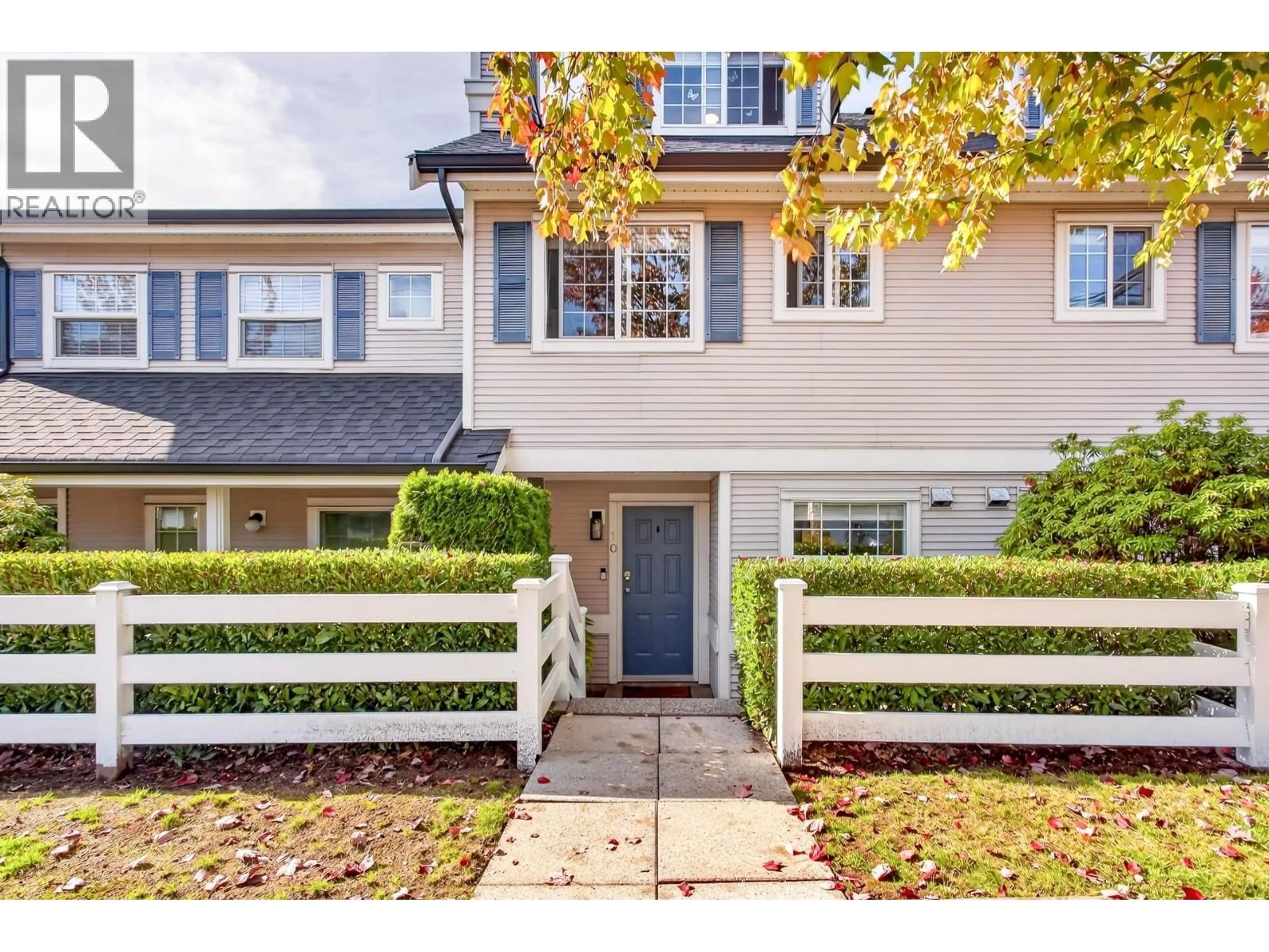 Home with vinyl exterior material, street for 10 - 11355 236 STREET, Maple Ridge British Columbia V2W1W4
