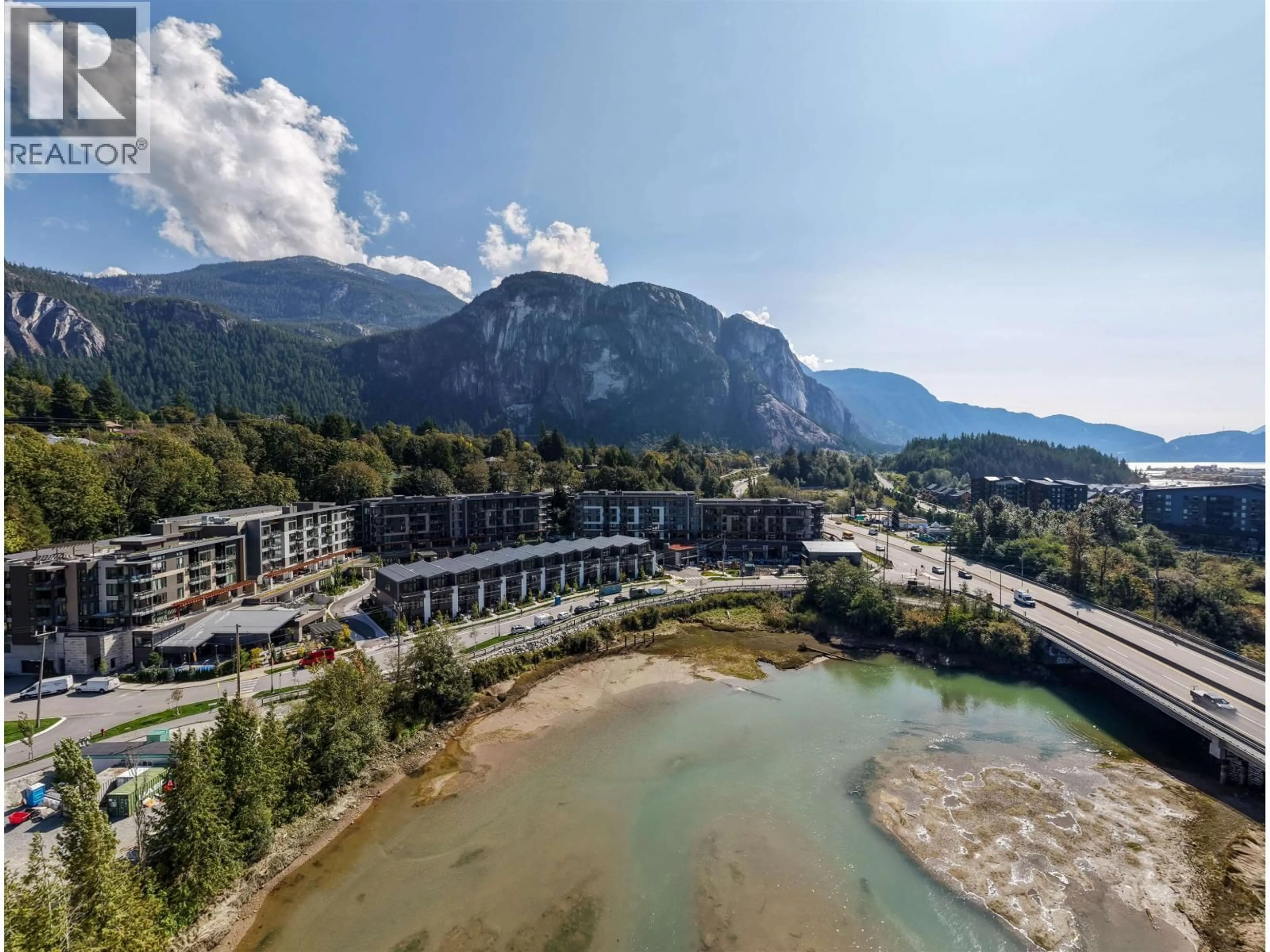 A pic from outside/outdoor area/front of a property/back of a property/a pic from drone, mountain view for 221 - 1500 SCOTT CRESCENT, Squamish British Columbia V8B1G7