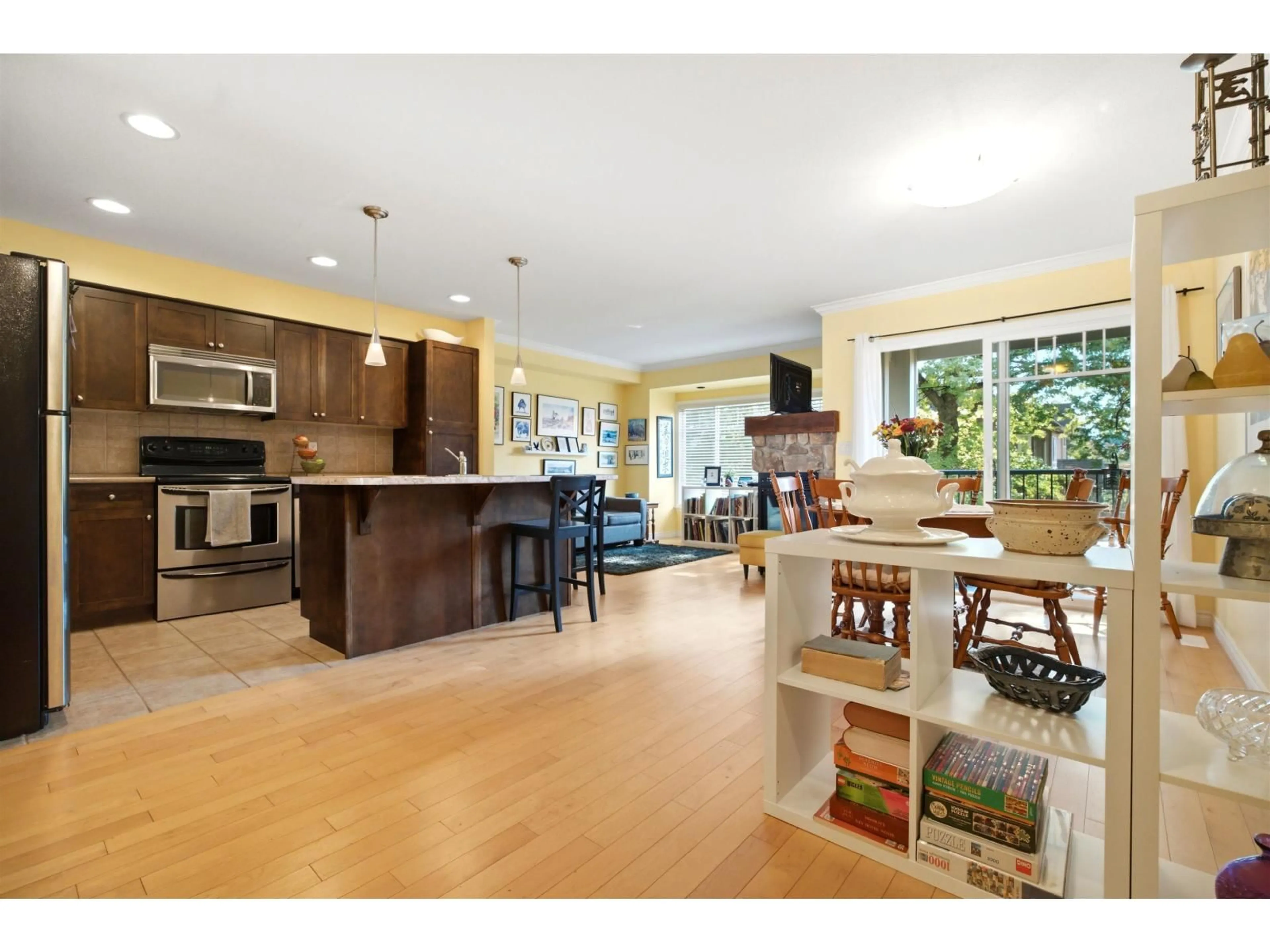 Open concept kitchen, unknown for 22 - 45550 SHAWNIGAN CRESCENT, Chilliwack British Columbia V2R5Y1