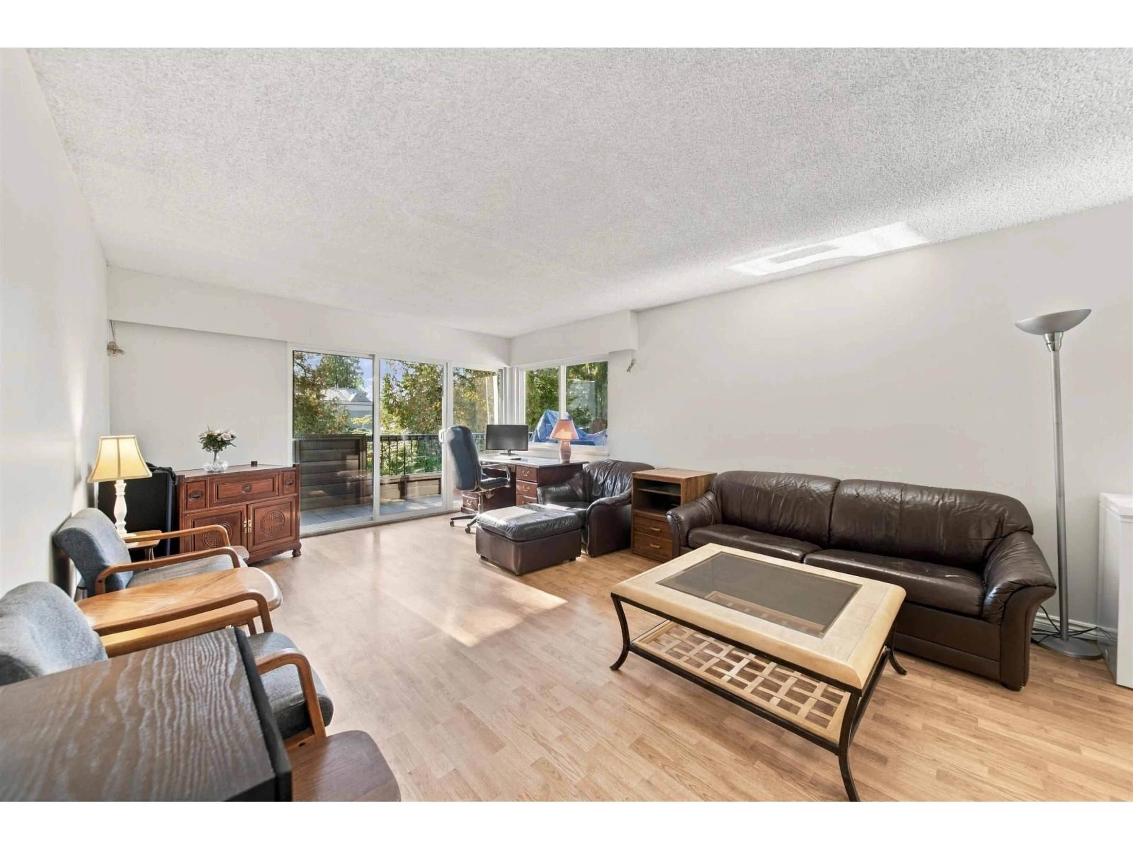 Living room with furniture, unknown for 203 - 13530 HILTON ROAD, Surrey British Columbia V3R5J4