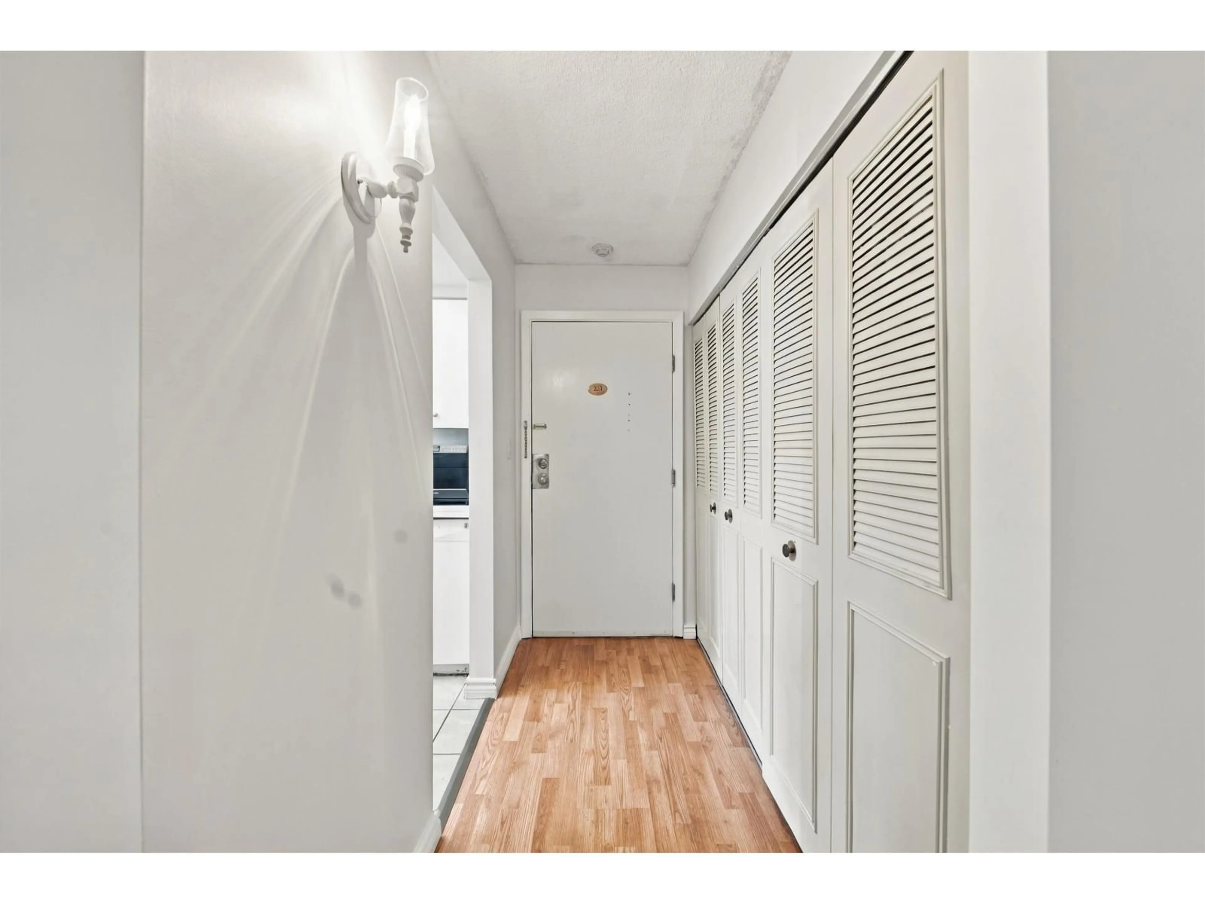 Indoor entryway for 203 - 13530 HILTON ROAD, Surrey British Columbia V3R5J4