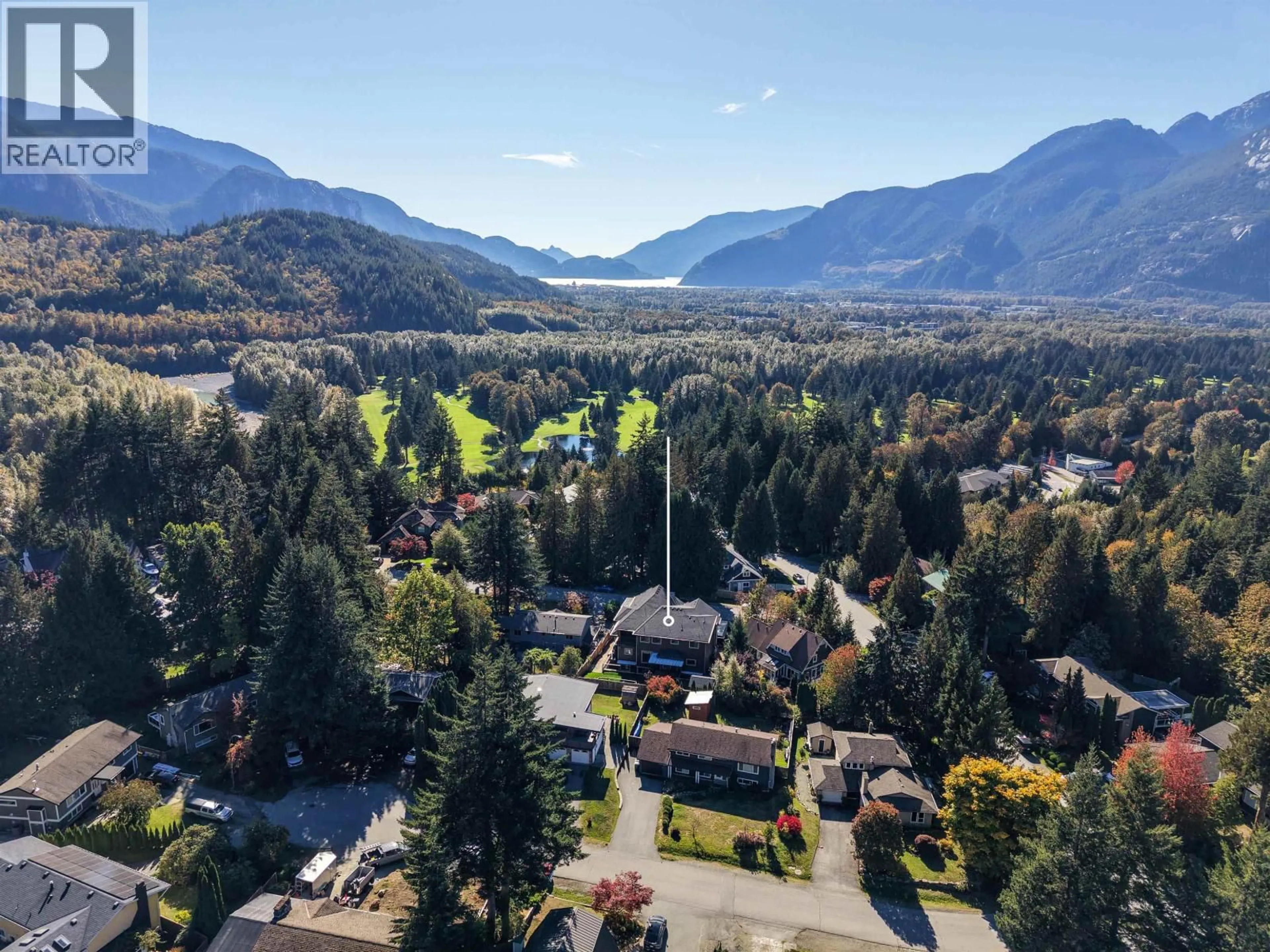 A pic from outside/outdoor area/front of a property/back of a property/a pic from drone, mountain view for 40231 KINTYRE DRIVE, Squamish British Columbia V0N1T0
