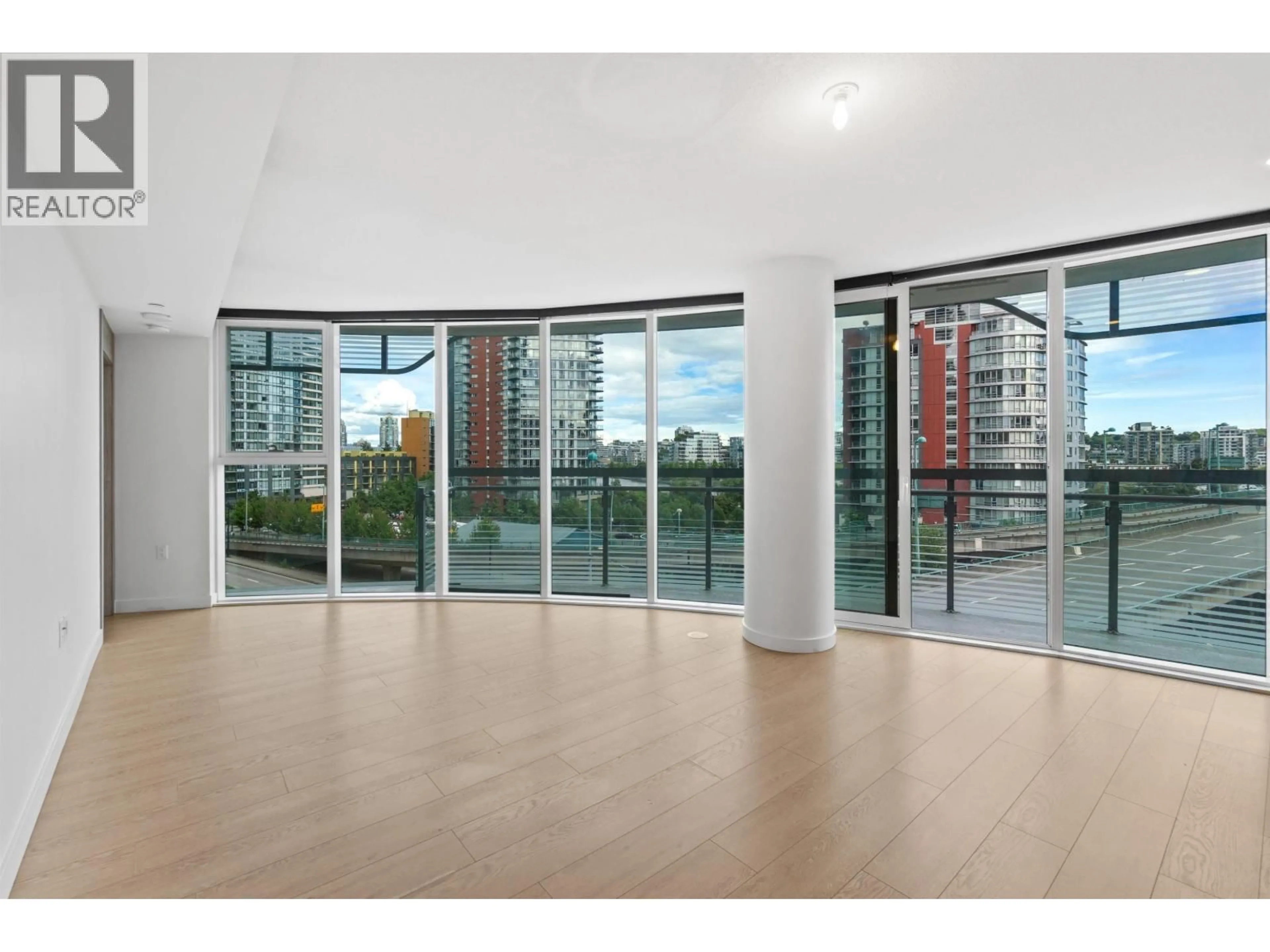 Indoor foyer for 684 - 87 NELSON STREET, Vancouver British Columbia V6Z0E8