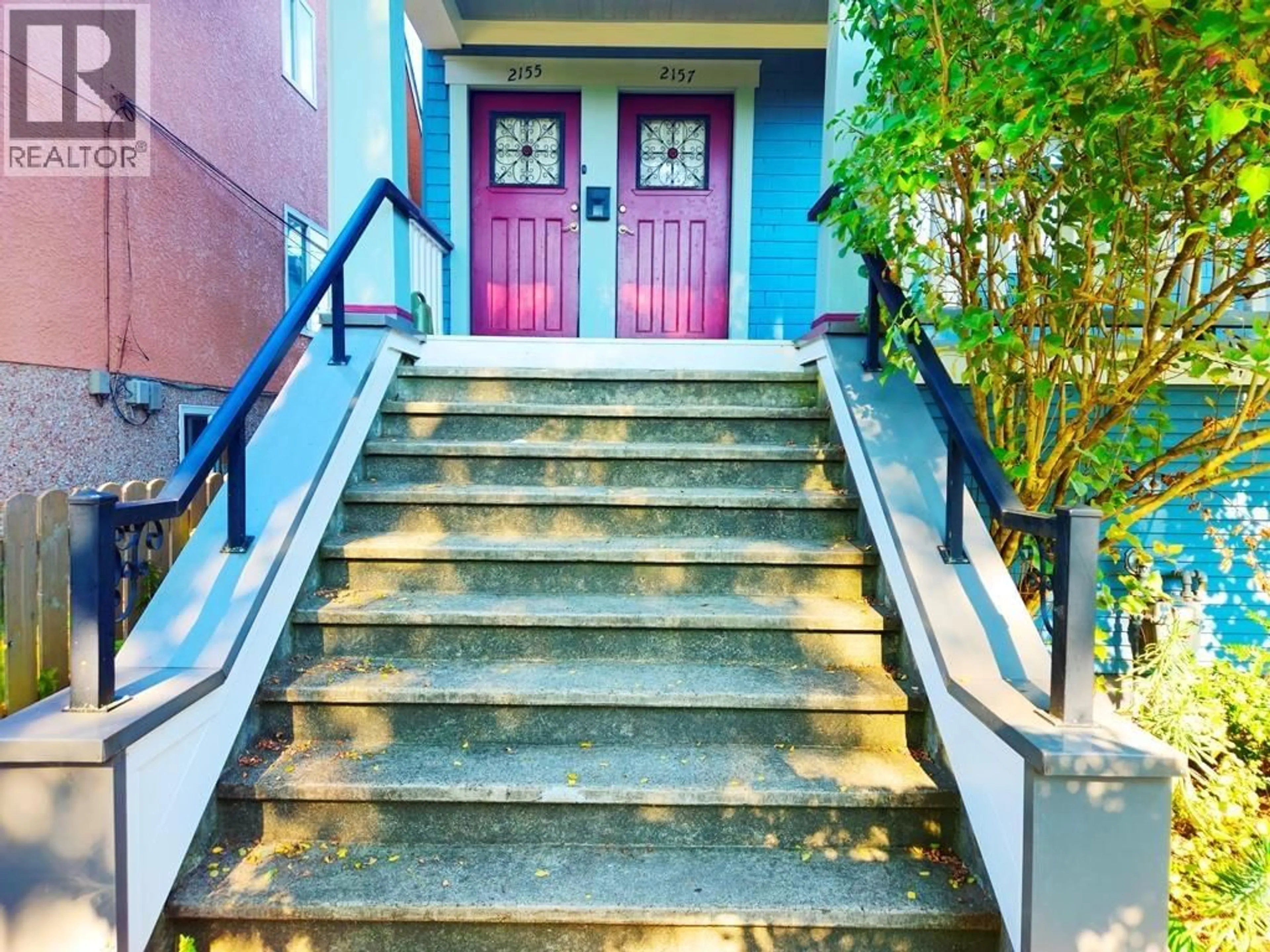 Stairs for 2155 GRAVELEY STREET, Vancouver British Columbia V5L3B8