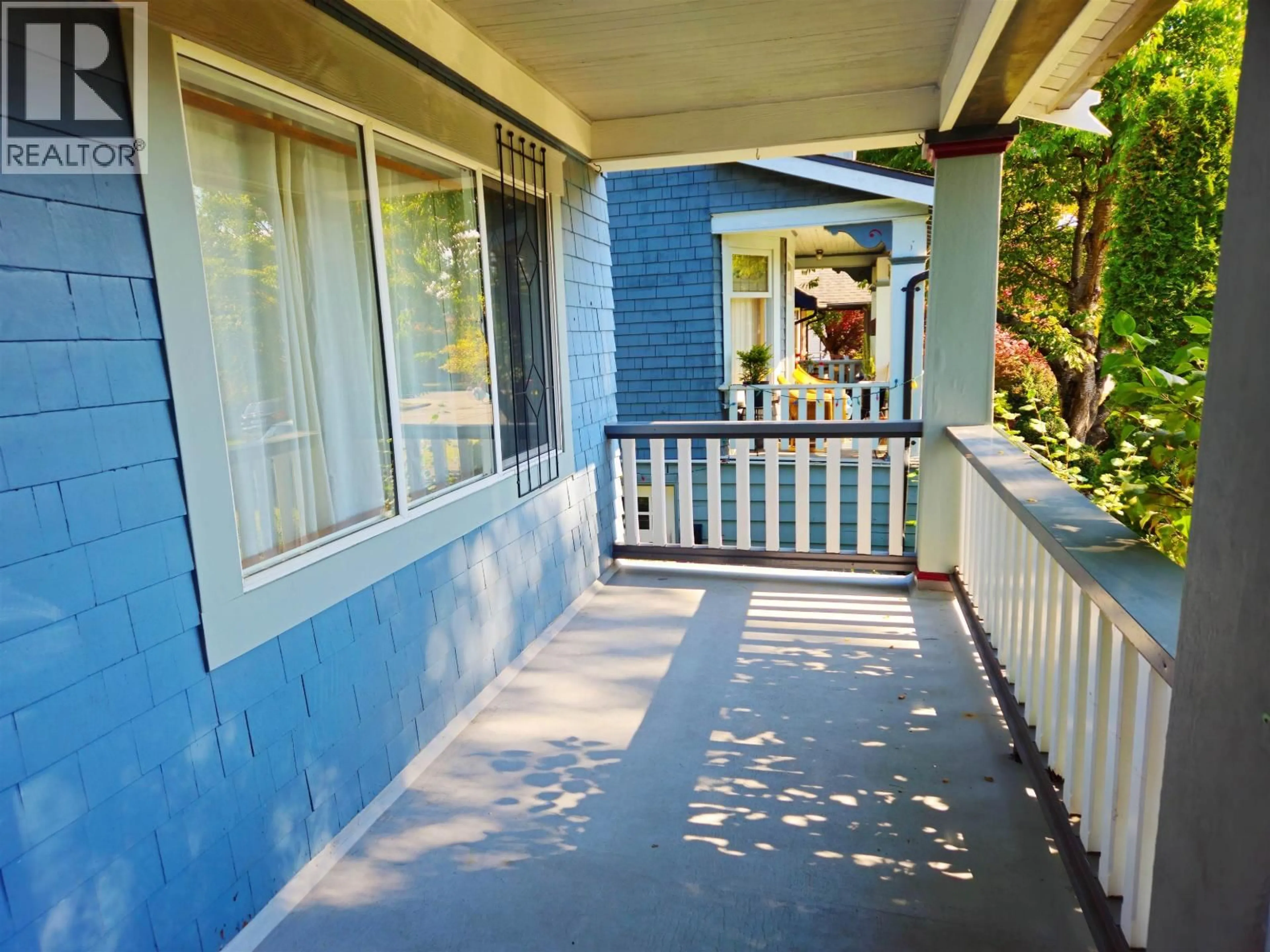 Patio, street for 2155 GRAVELEY STREET, Vancouver British Columbia V5L3B8