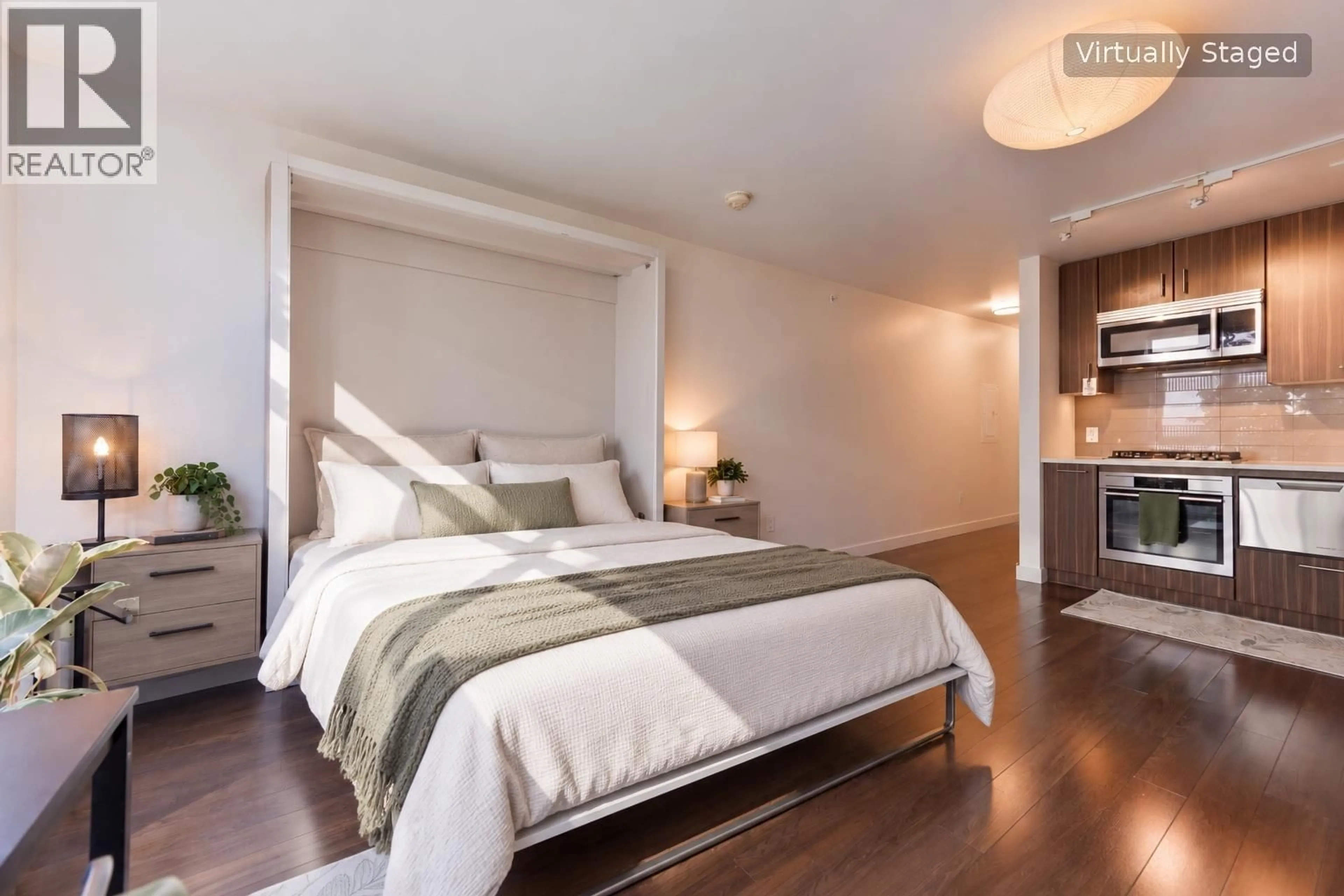 Bedroom with bed, wood/laminate floor for 308 - 608 BELMONT STREET, New Westminster British Columbia V3M0G8