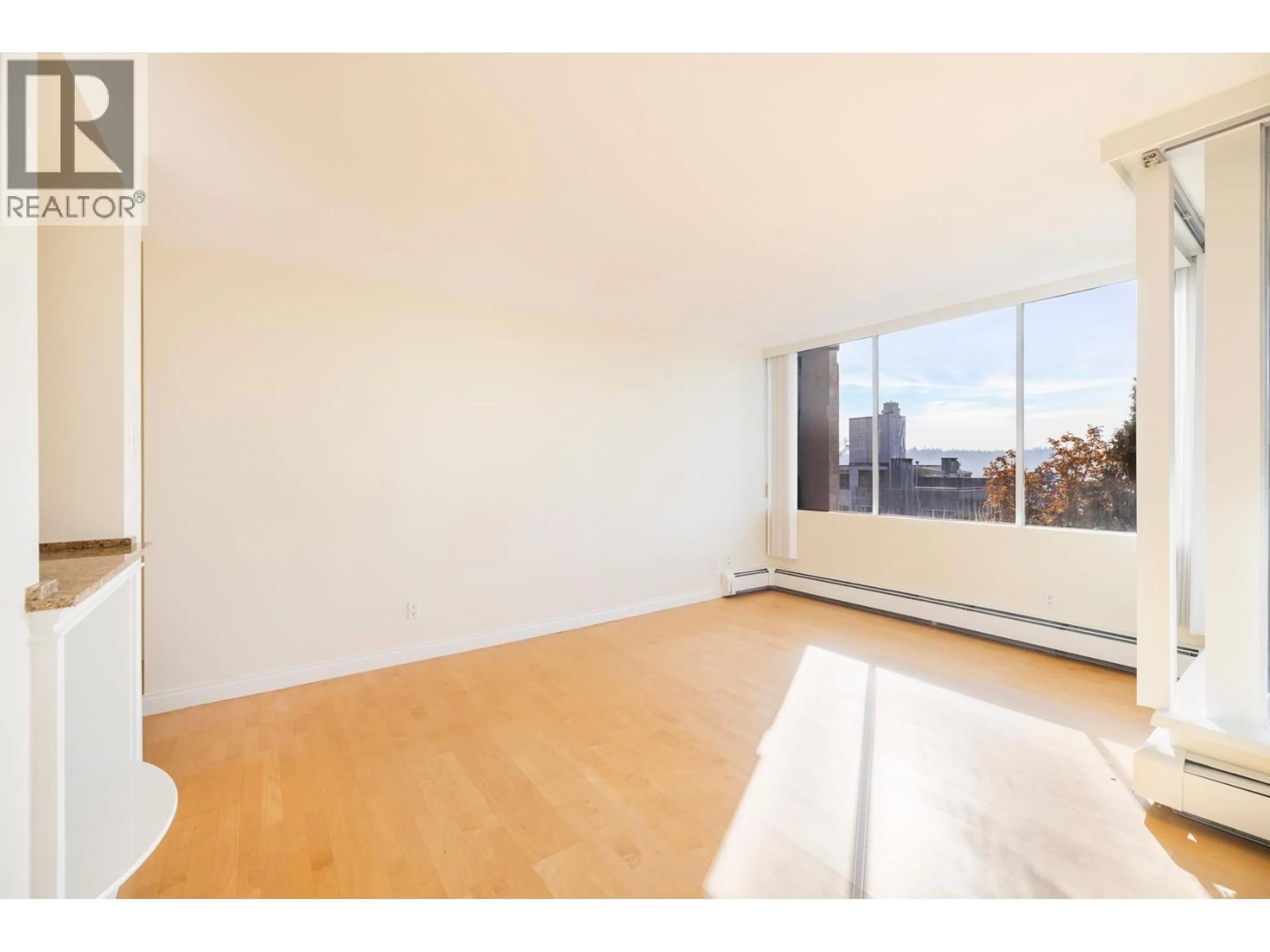 A pic of a room for 703 - 1737 DUCHESS AVENUE, West Vancouver British Columbia V7V1P8