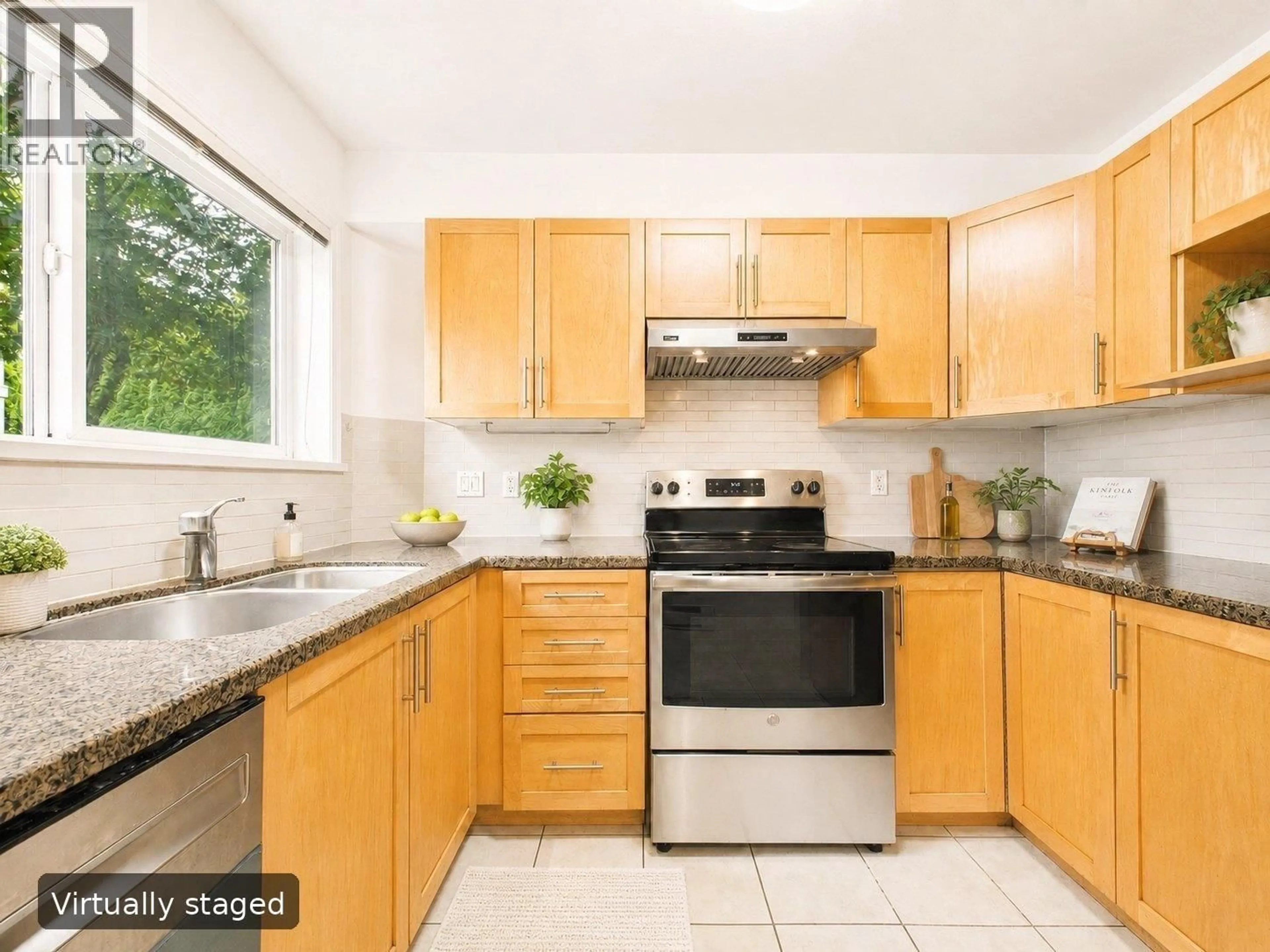 Standard kitchen, unknown for 7 - 5525 HALLEY AVENUE, Burnaby British Columbia V5H2R1