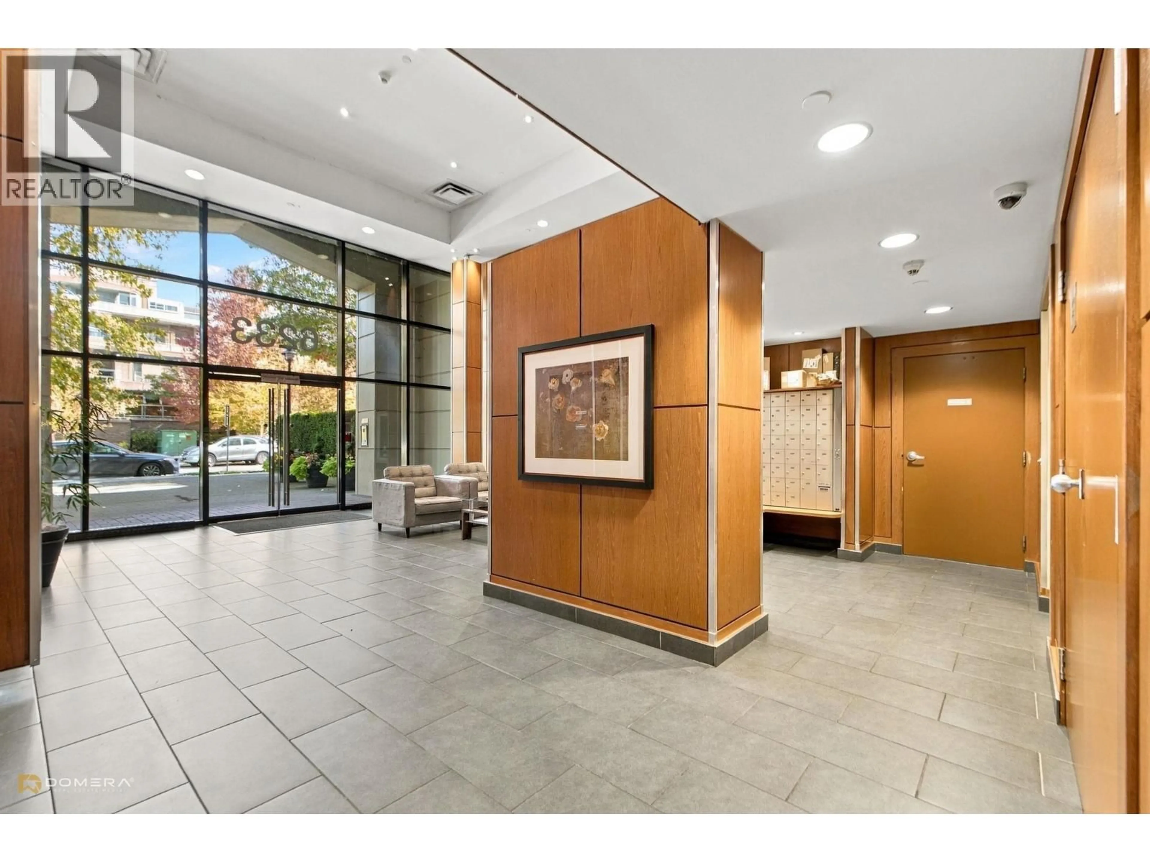 Indoor foyer for 701 - 6233 KATSURA STREET, Richmond British Columbia V6Y4K1