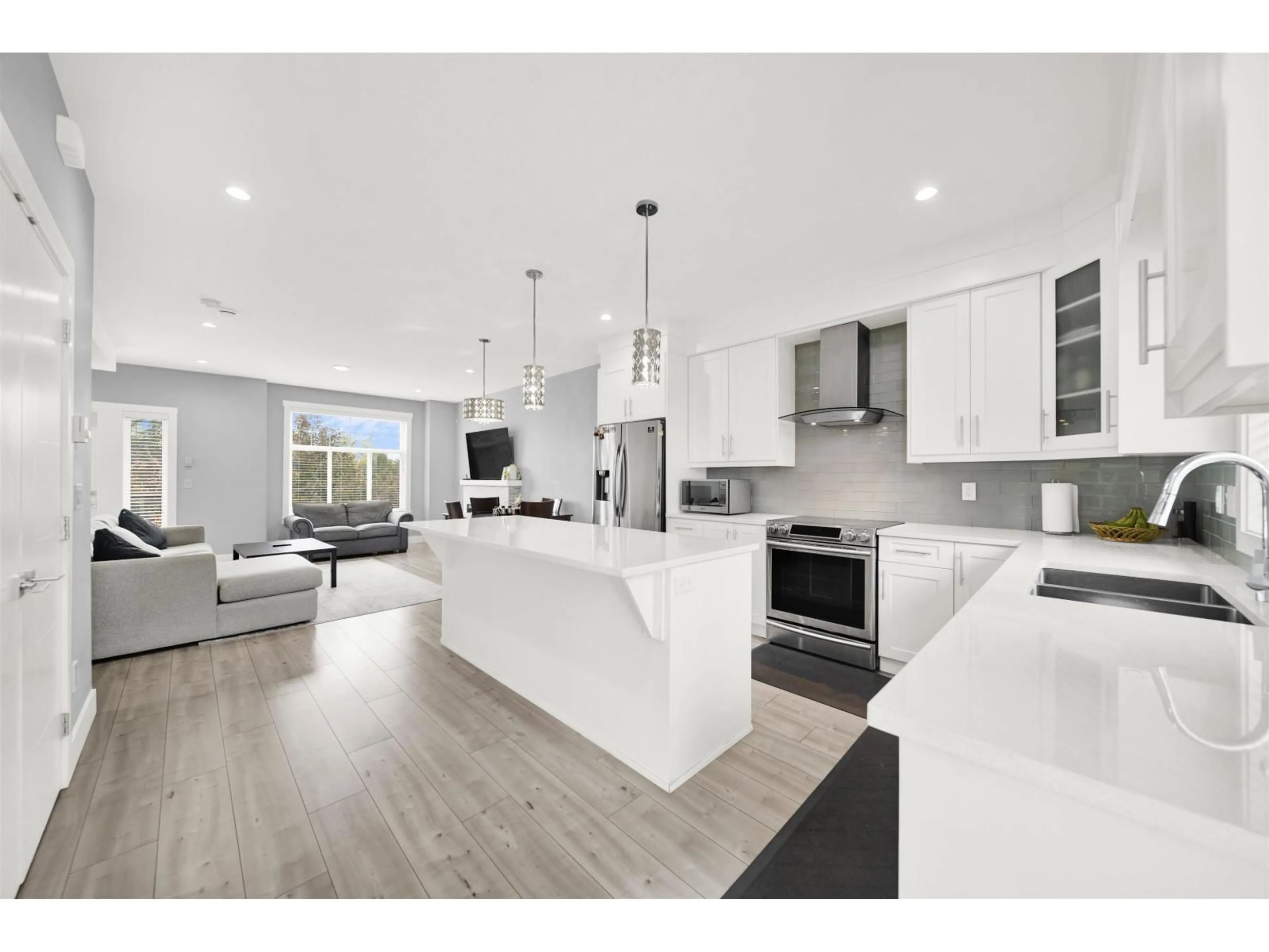 Open concept kitchen, unknown for 108 - 15170 60 AVENUE, Surrey British Columbia V3S0A3